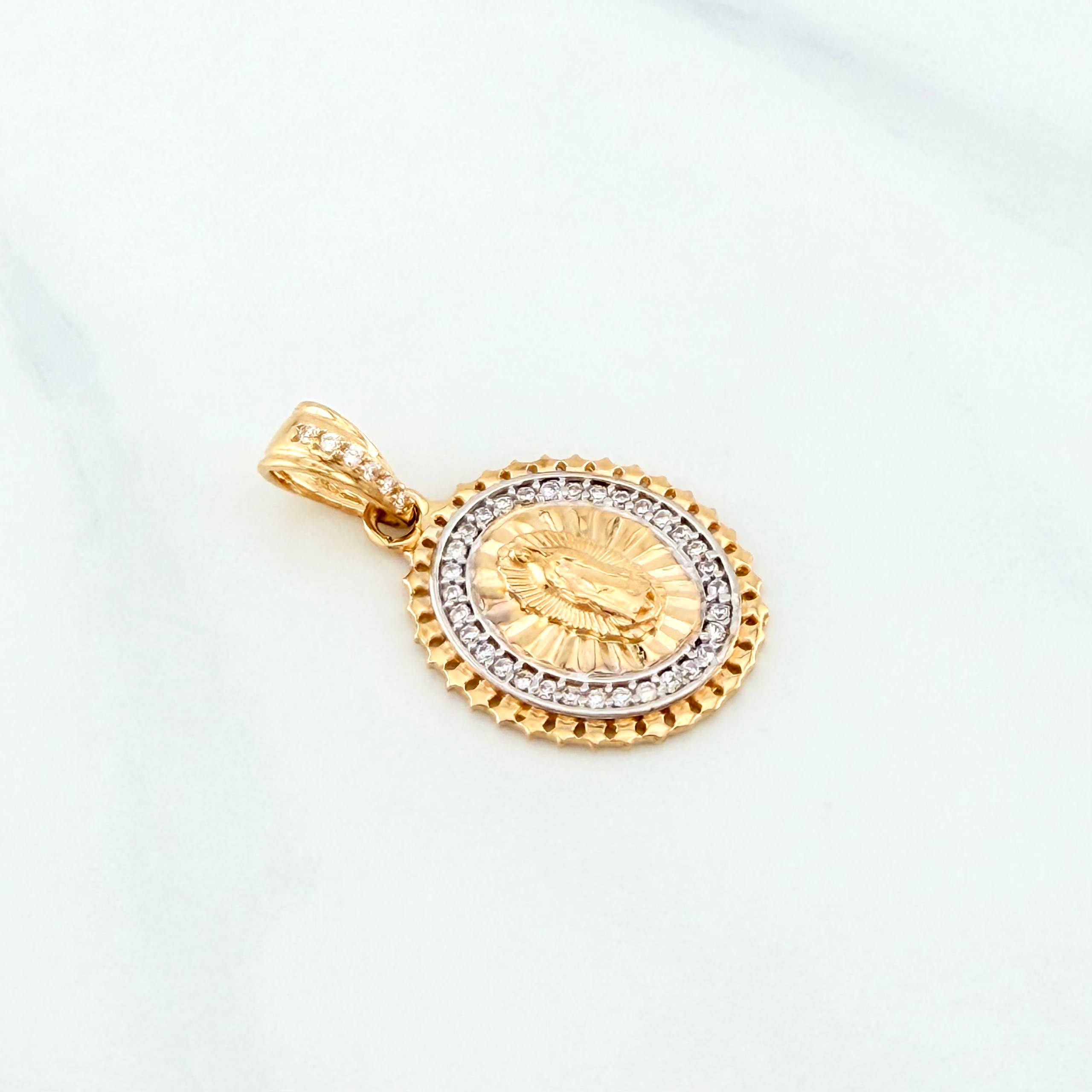 Dije Virgen Guadalupe 2.9 g / 2.6 cm Dos Oros Amarillo Blanco 18K