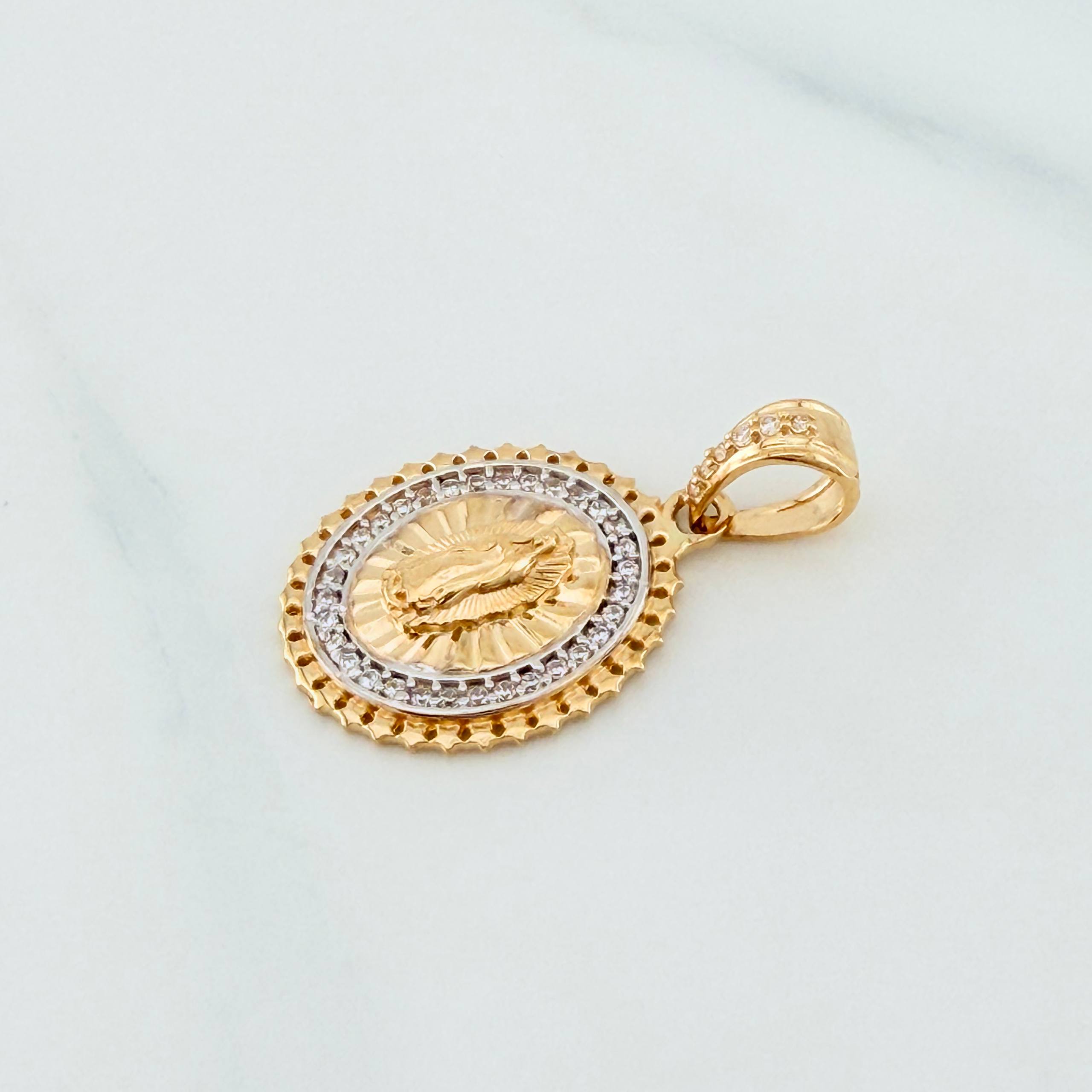 Dije Virgen Guadalupe 2.9 g / 2.6 cm Dos Oros Amarillo Blanco 18K