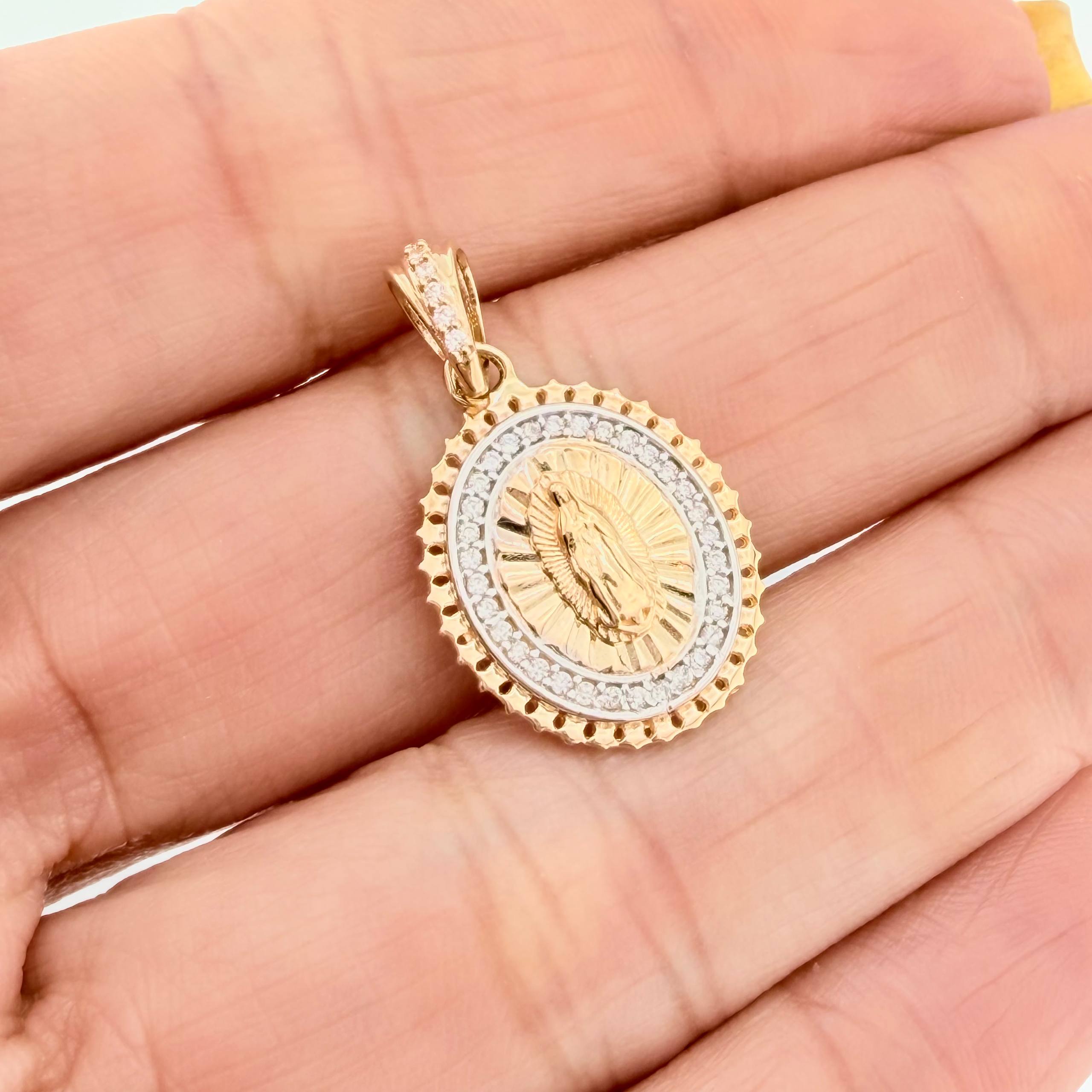 Dije Virgen Guadalupe 2.9 g / 2.6 cm Dos Oros Amarillo Blanco 18K