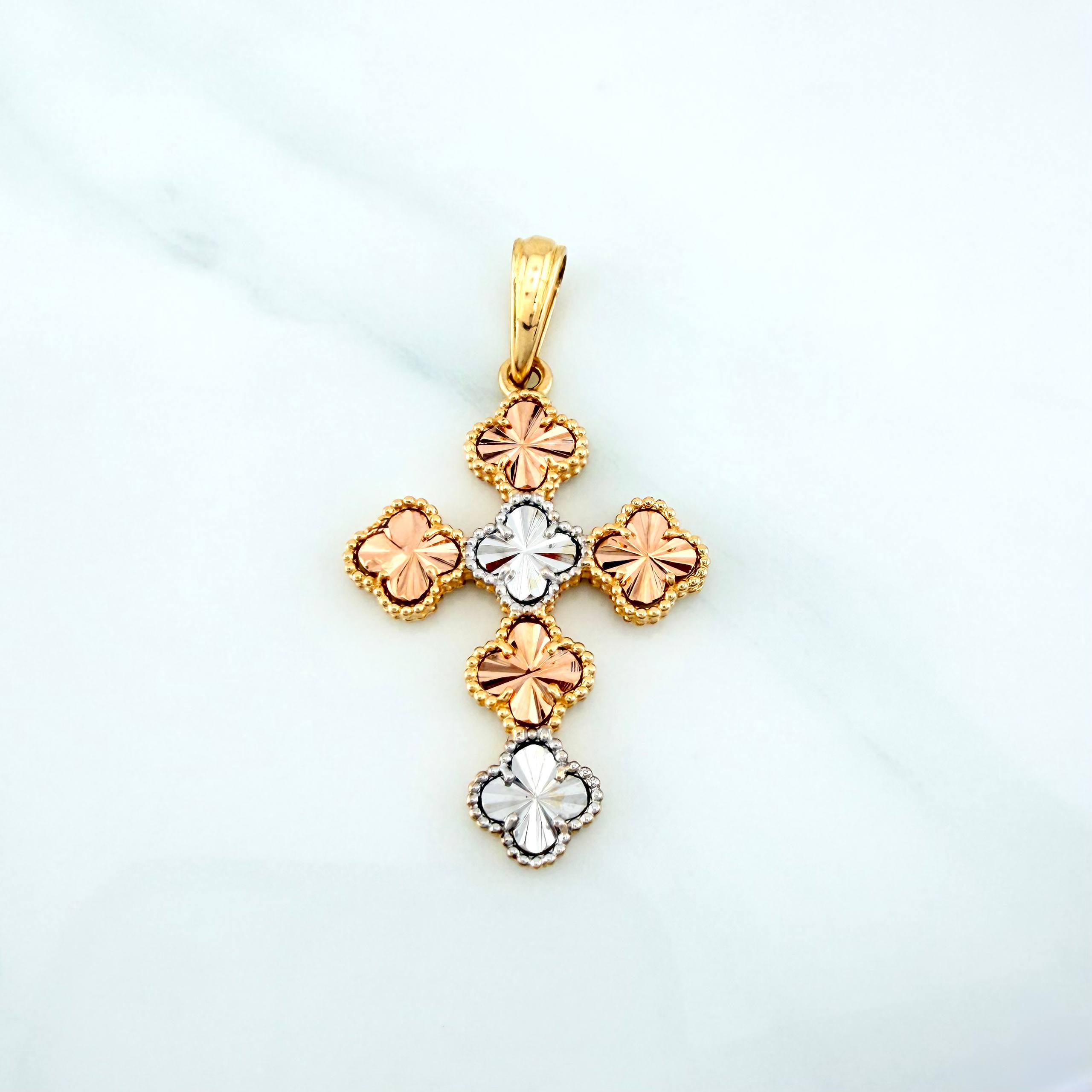 Dije Cruz Trebol 4.5 g / 4.1 cm Tres Oros 18K