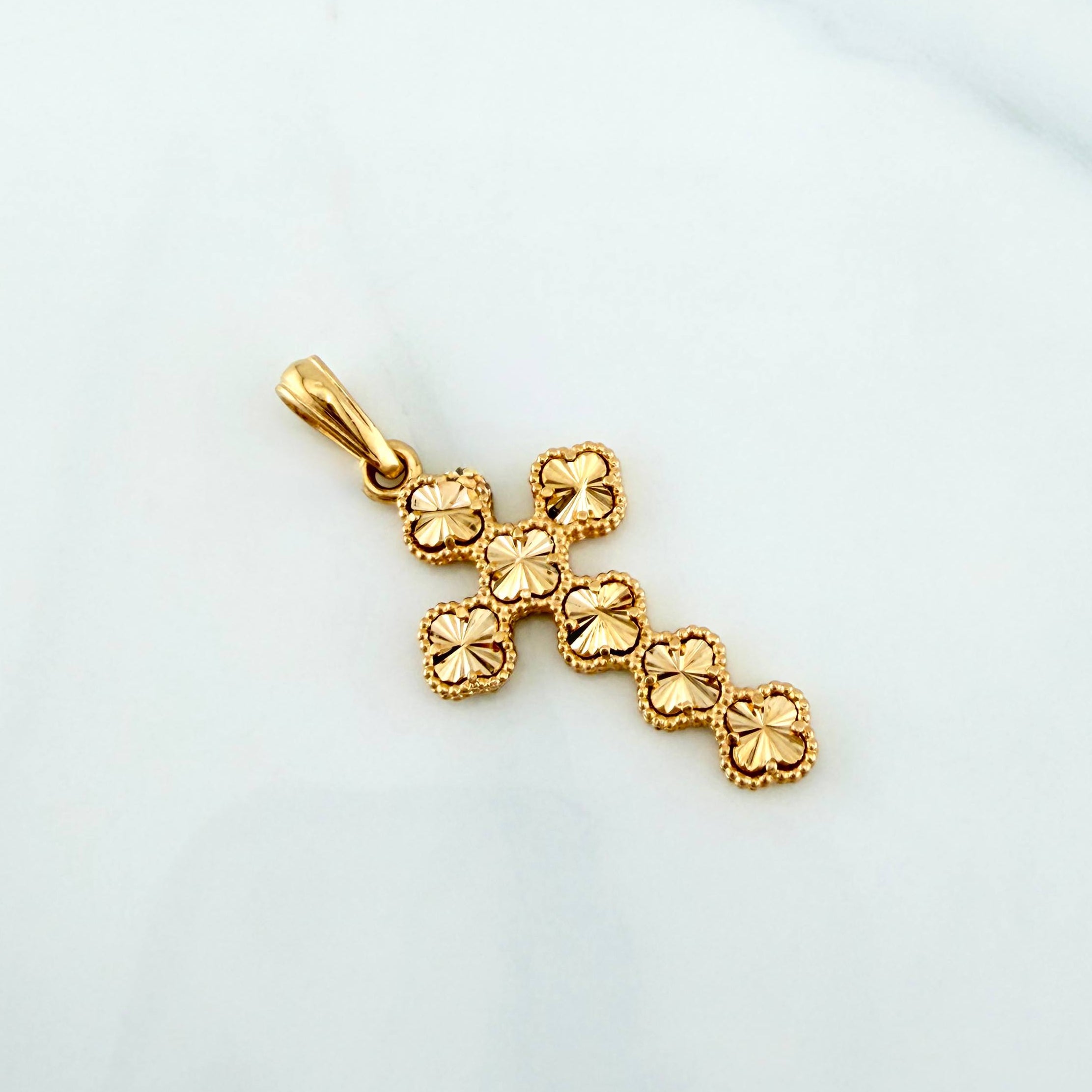 Dije Cruz Trebol 2.7 g / 3.5 cm Oro Amarillo 18K