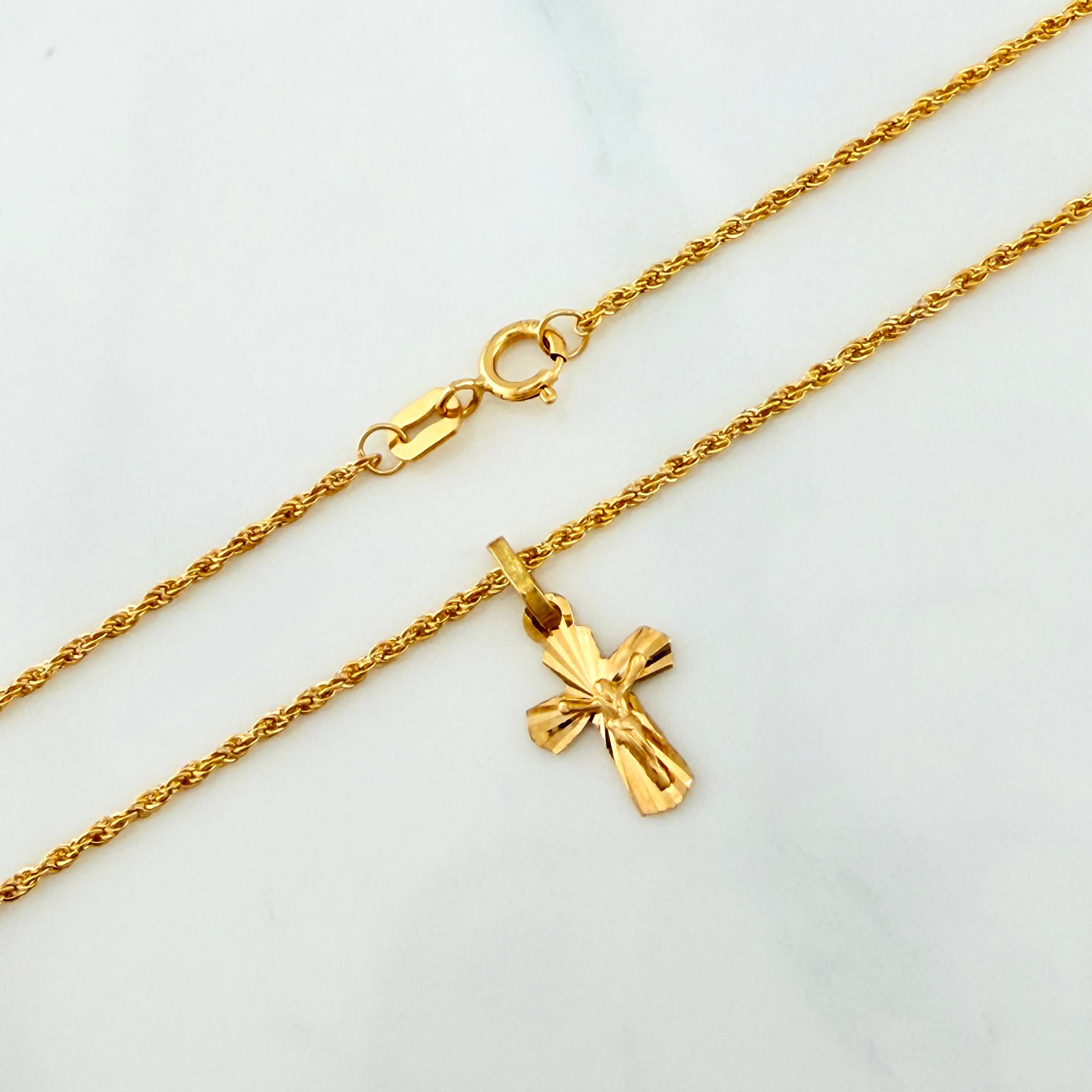 Set Cadena Lazo + Dije Cruz Cristo / 1,3 gr / 45 cm Oro Amarillo 18K