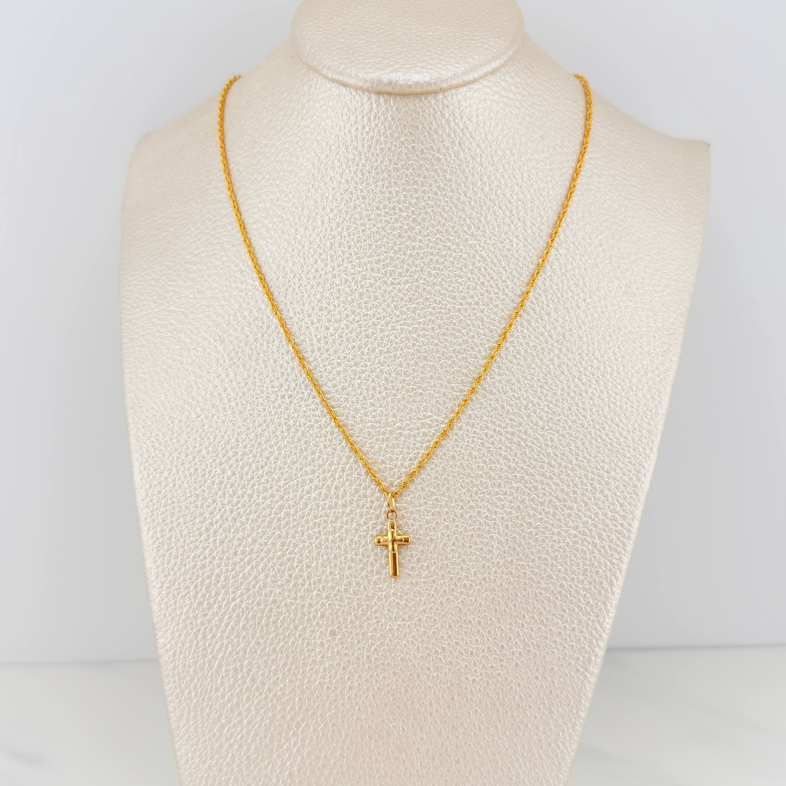 Set Cadena Lazo + Dije Cruz / 1,2 gr / 45.5 cm Oro Amarillo 18K