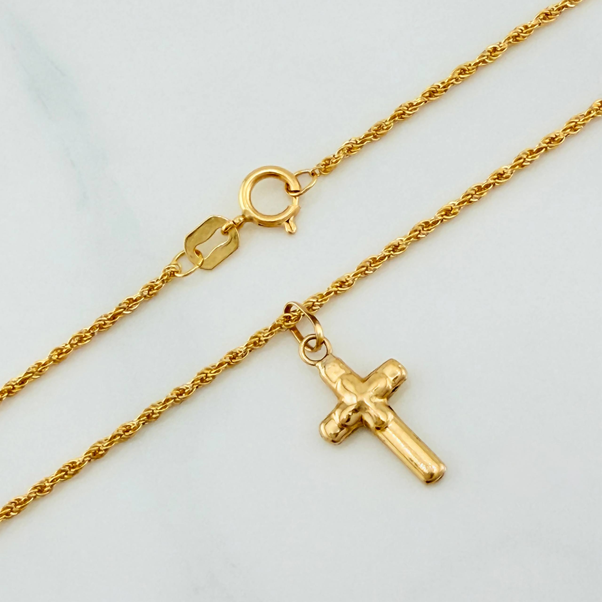 Set Cadena Lazo + Dije Cruz / 1,2 gr / 45.5 cm Oro Amarillo 18K