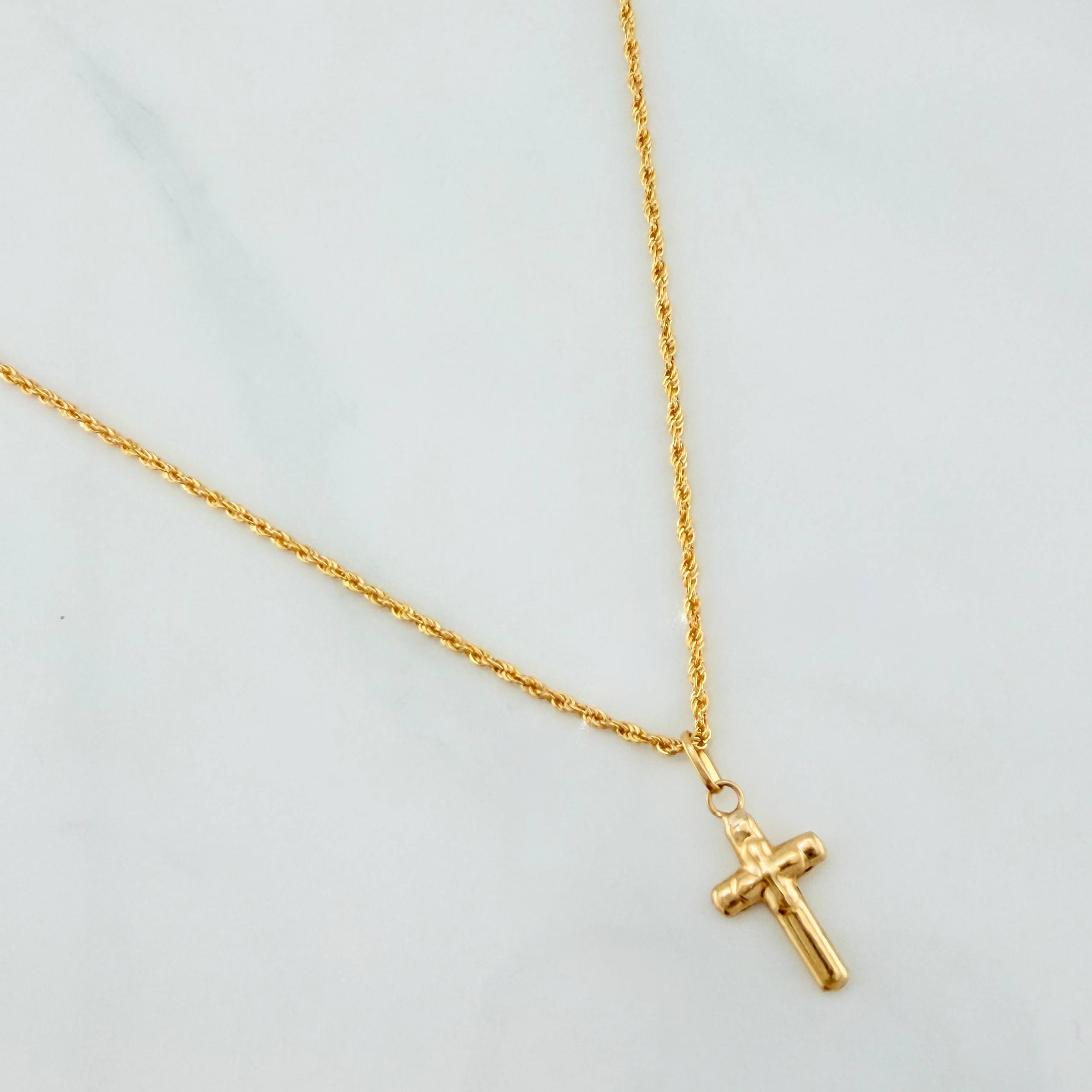 Set Cadena Lazo + Dije Cruz / 1,2 gr / 45.5 cm Oro Amarillo 18K