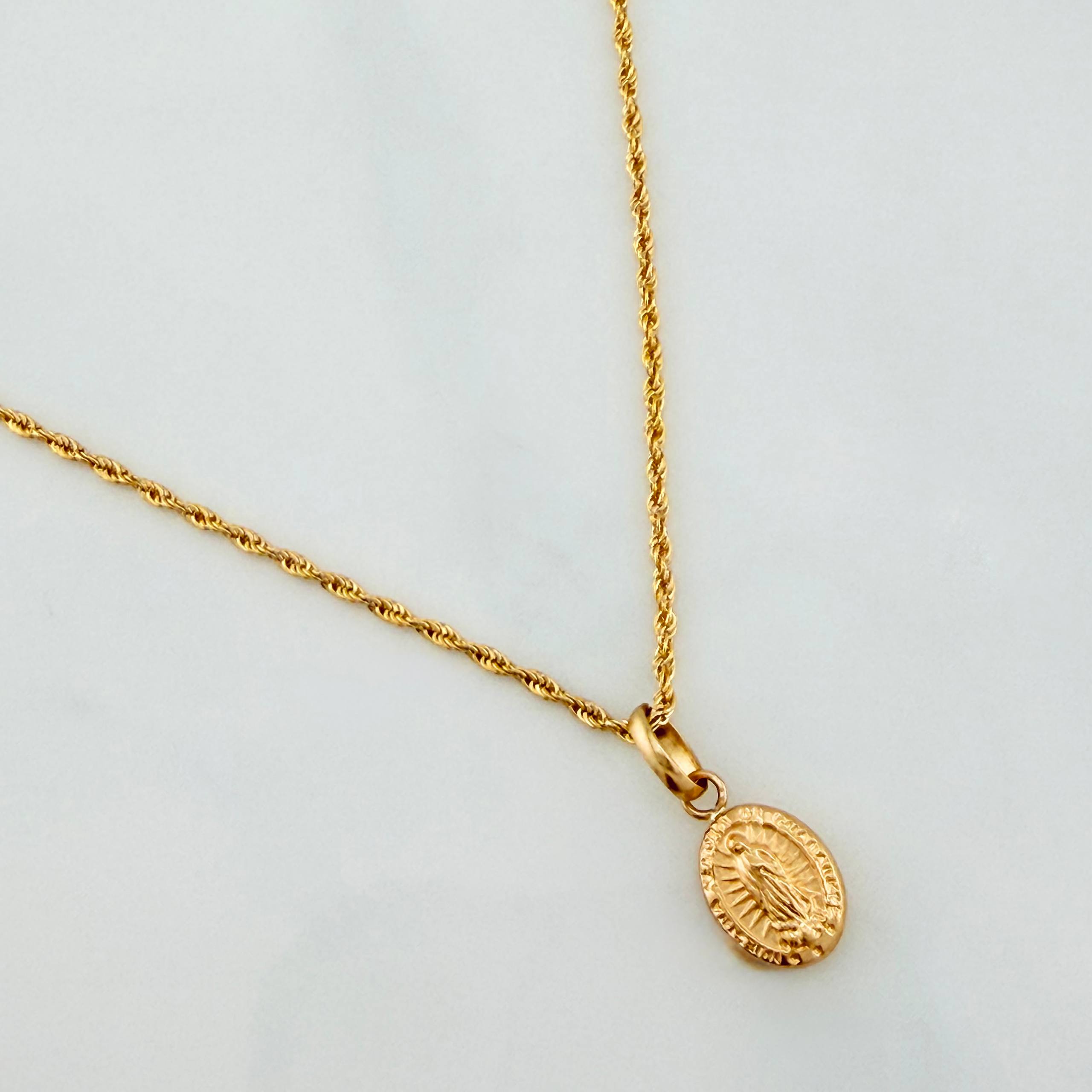 Set Cadena Lazo + Dije Virgen De Guadalupe / 1,3 gr / 44 cm Oro Amarillo 18K
