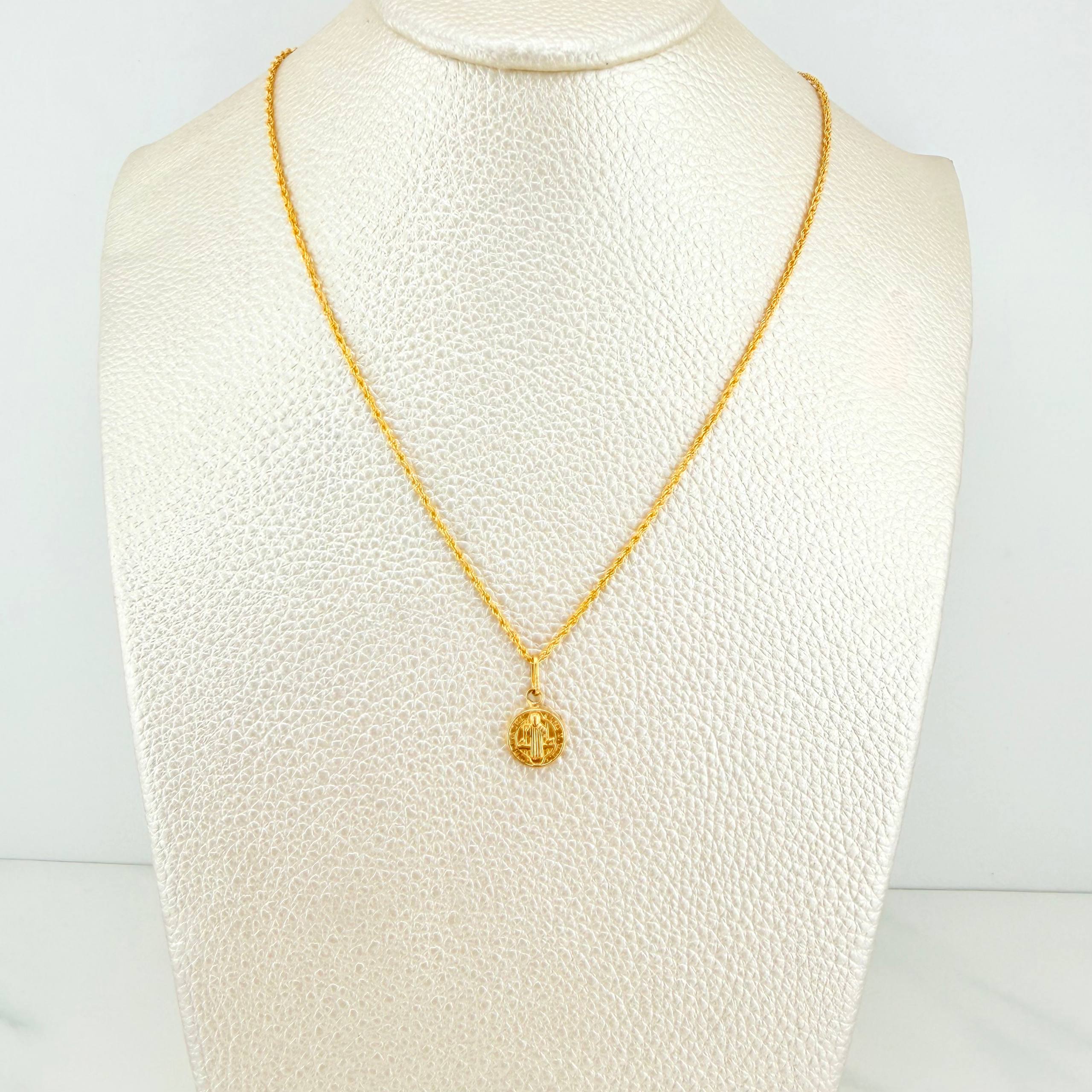 Set Cadena Lazo + Dije San Benito / 1,3 gr / 43.5 cm Oro Amarillo 18K