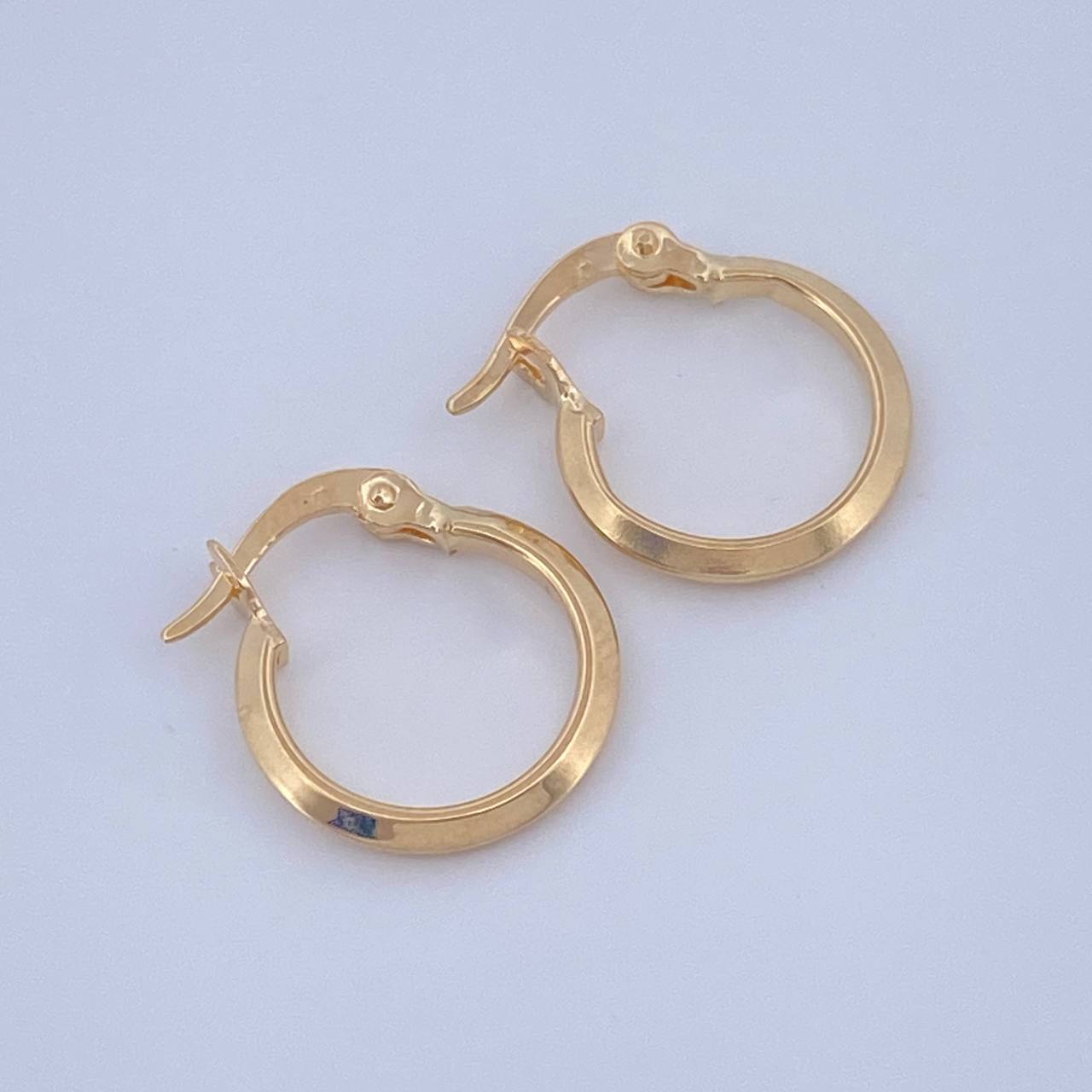 Candongas Clau 0.7gr / 1.5cm / Oro Amarillo 18K &