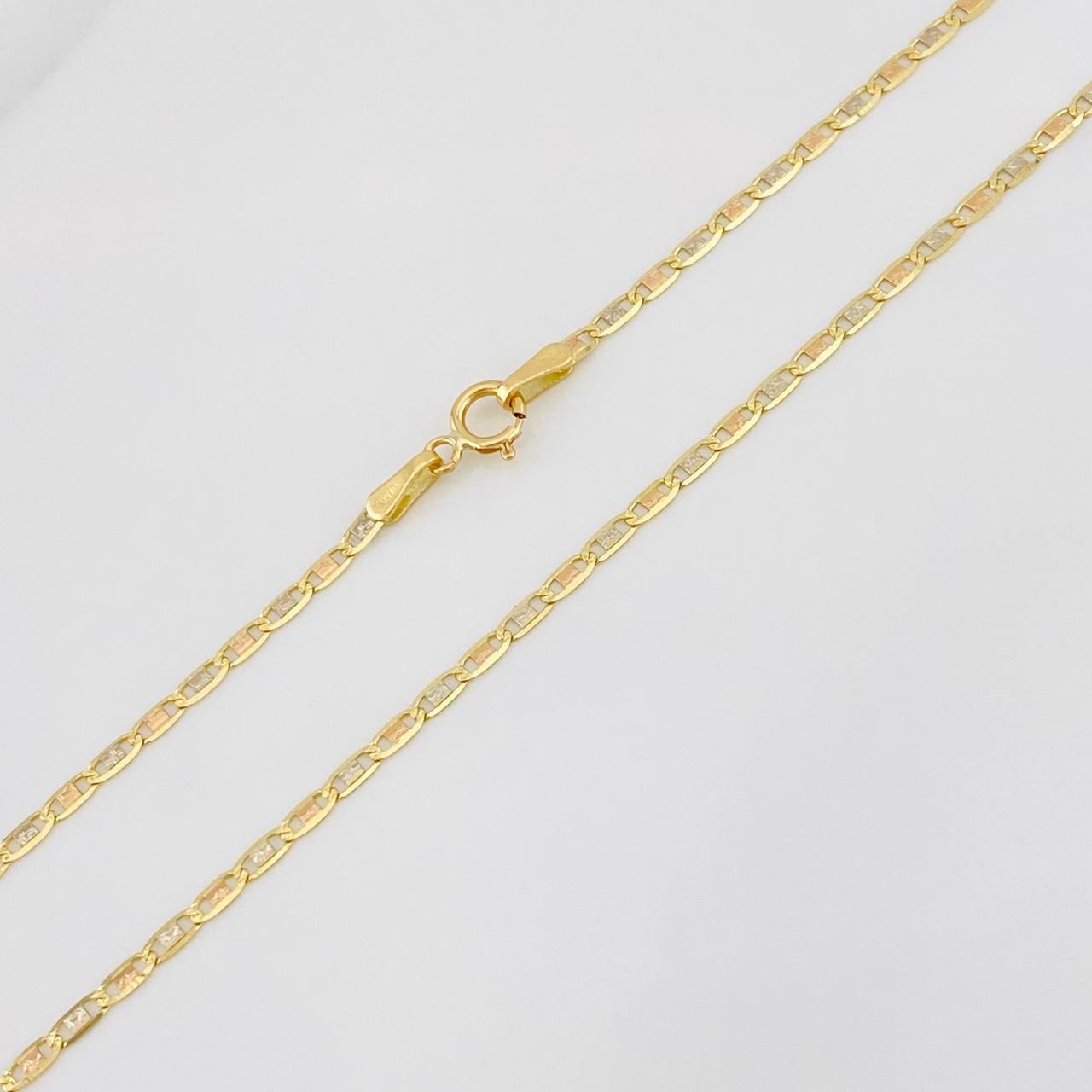 Cadena Escalera Plana 3.25g / 60cm / 1.65mm Tres Oros 18K