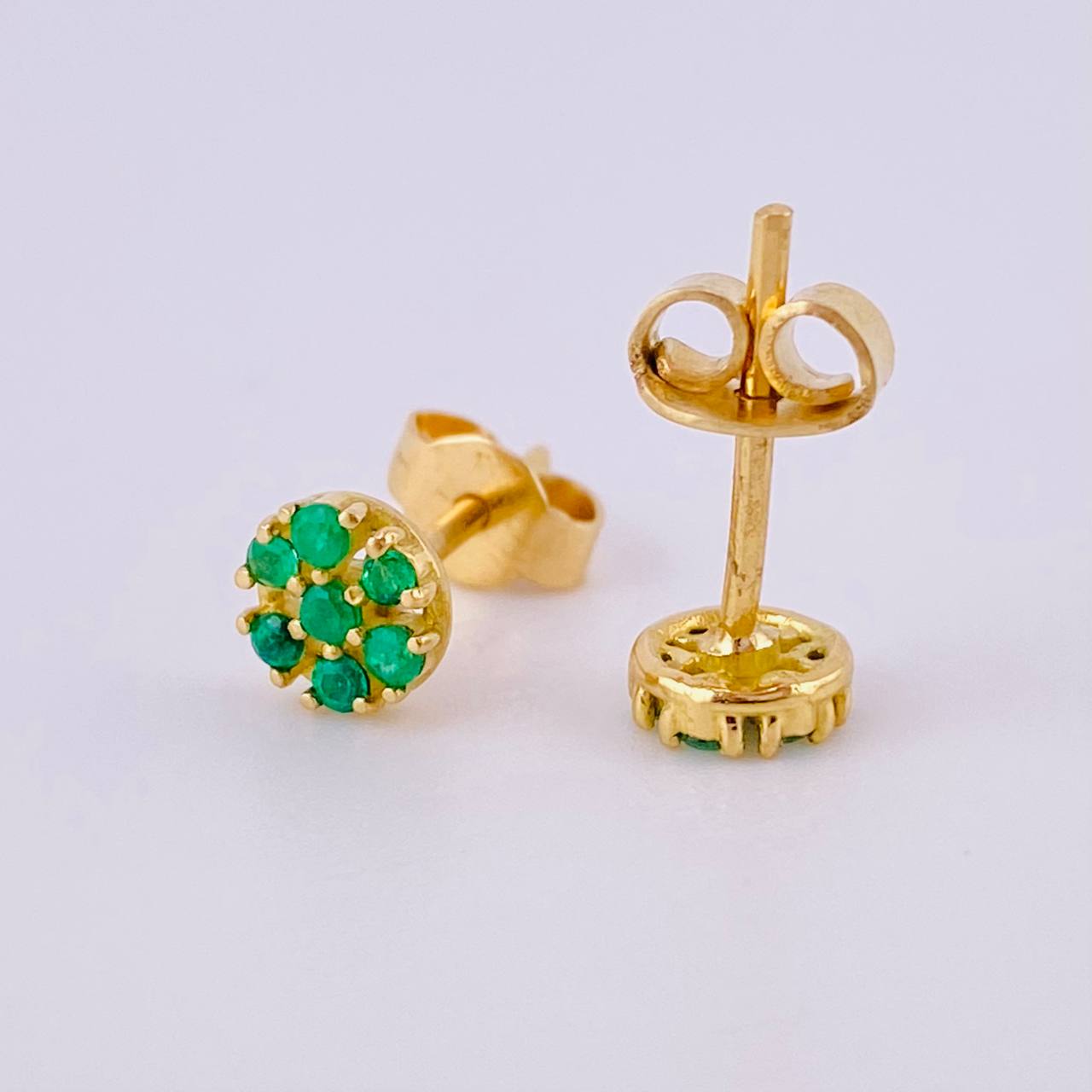 Topos Flor 14pts Esmeraldas 1.2gr / 5.45mm Oro Amarillo 18K *