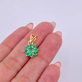 Dije Flor Nevada 50pts Esmeraldas 2.35gr / 2cm / Oro Amarillo 18K *