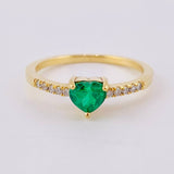 Anillo Solitario Corazon 45pts Esmeralda 9pts Diamantes 2.2gr / T6 1/2 / Oro Amarillo 18K ©