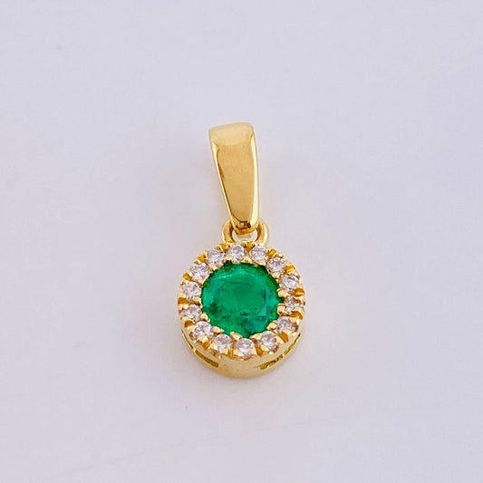 Dije Circulo Halo Tupido 30pts Esmeralda 20pts Diamantes 1.3gr / 1.5cm / Oro Amarillo 18K ©