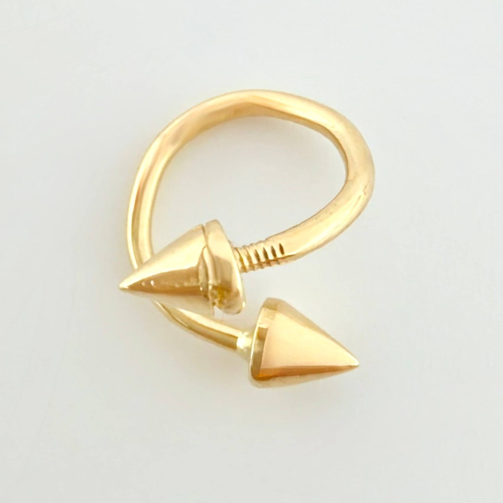 Piercing Punta Flecha Espiral 0.65gr / 1cm / Oro Amarillo 18K *