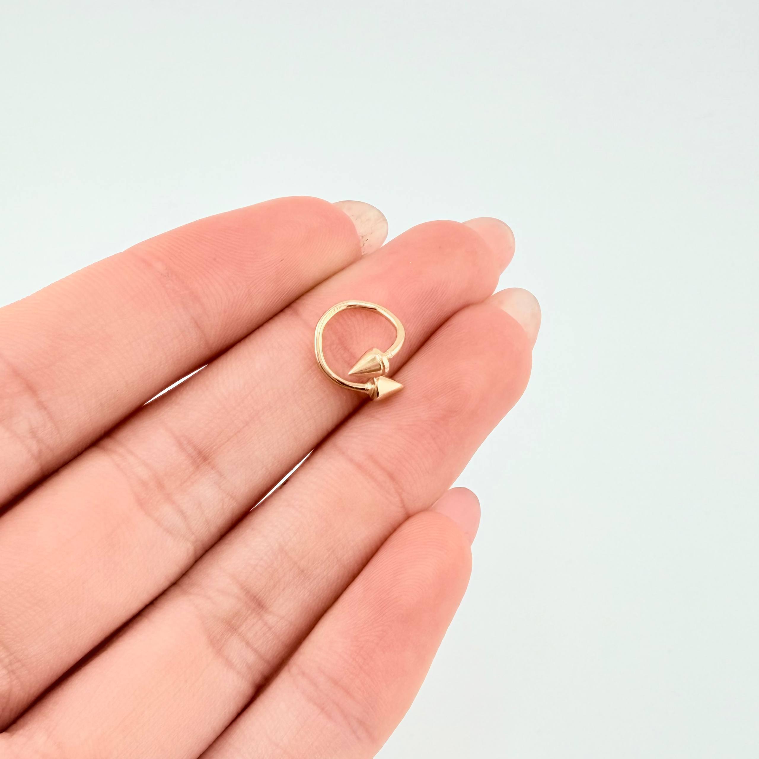 Piercing Punta Flecha Espiral 0.65gr / 1cm / Oro Amarillo 18K *