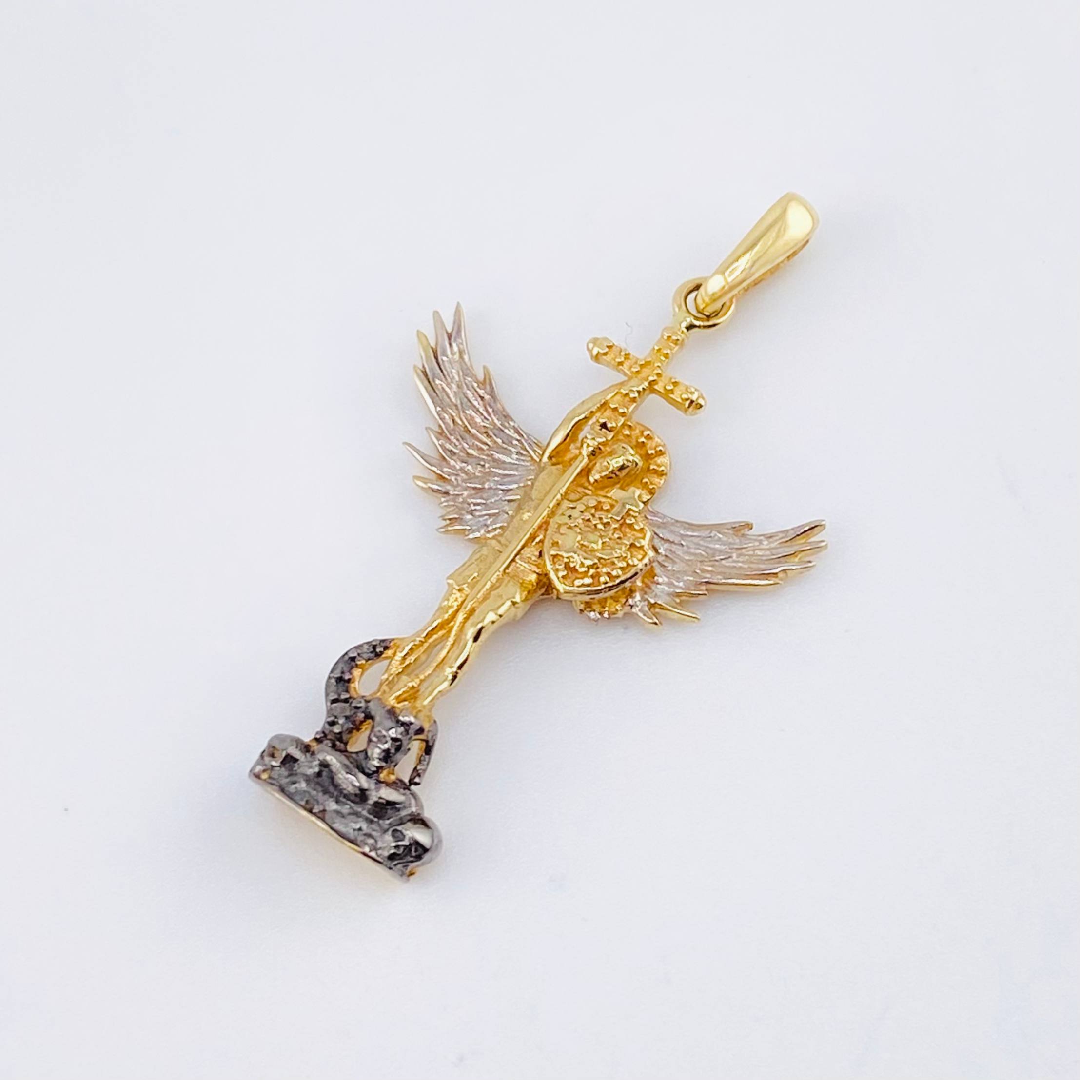 Dije San Miguel Arcangel 3.05gr / 3.5cm / Dos Oros Amarillo Blanco 18K ©