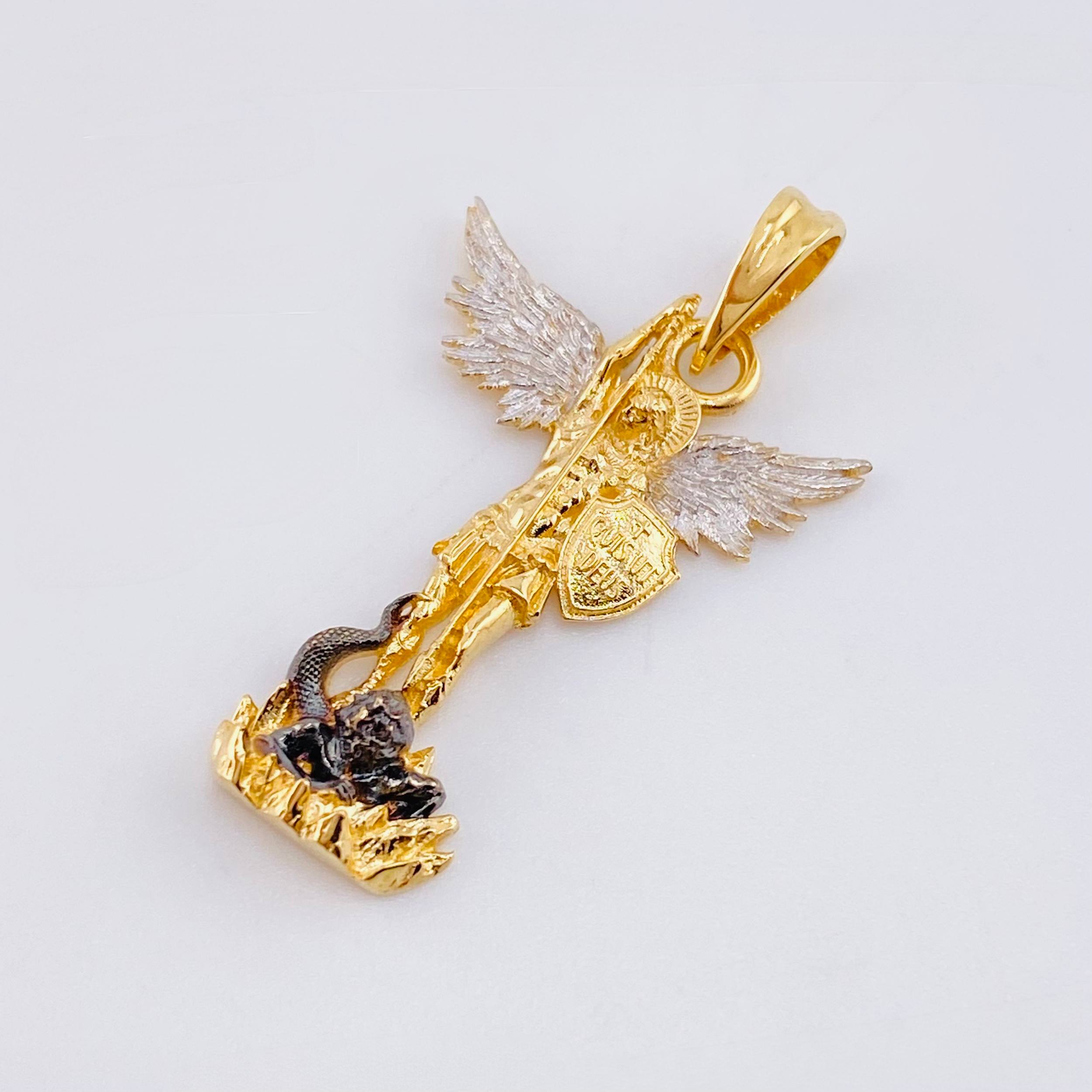 Dije San Miguel Arcangel 3.05gr / 3cm / Dos Oros Amarillo Blanco 18K