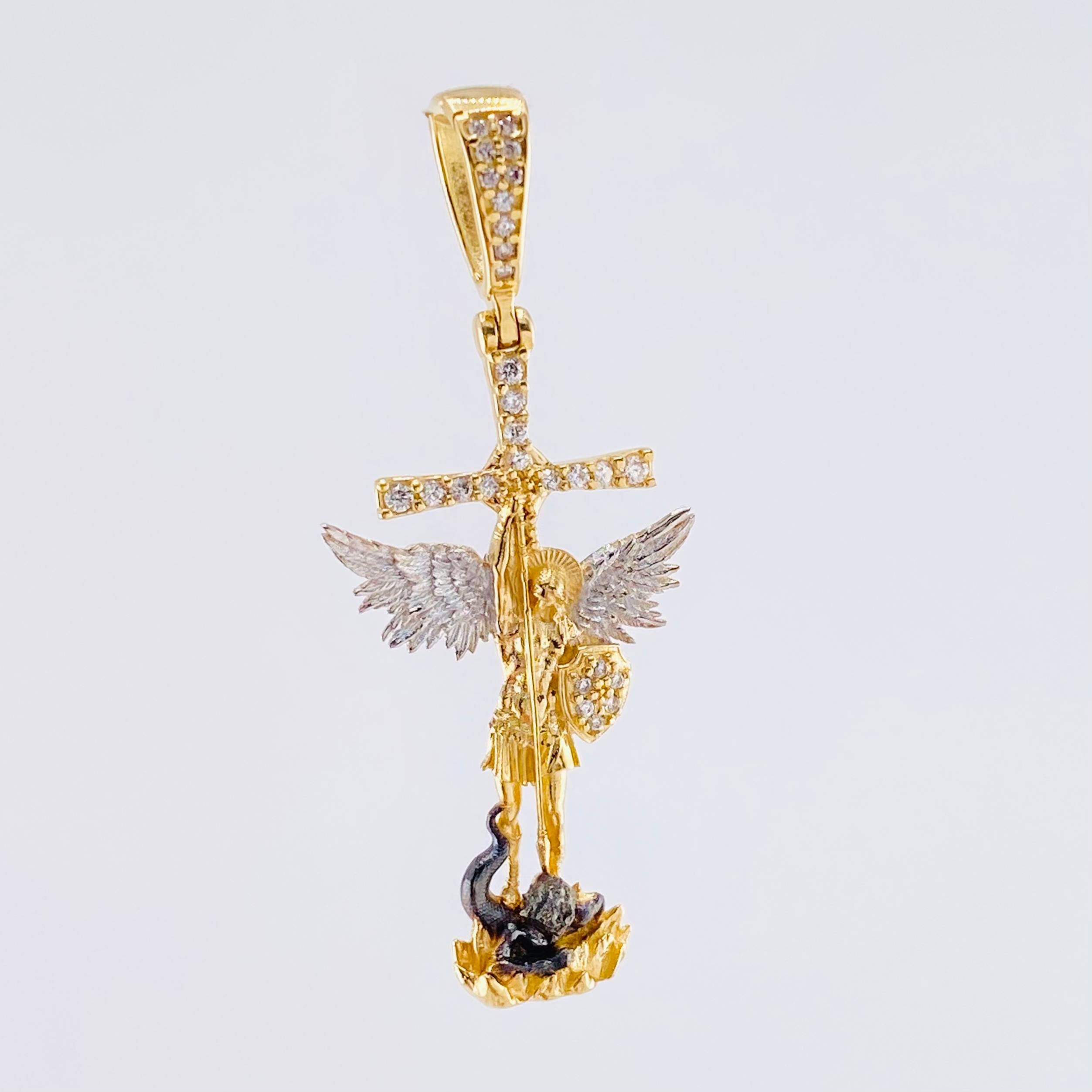 Dije San Miguel Arcangel 3.35gr / 4cm / Dos Oros Amarillo Blanco 18K ©