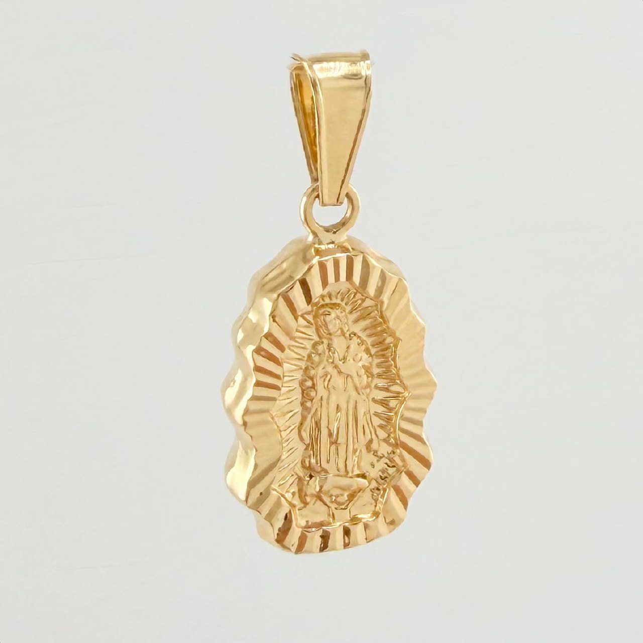 Dije Virgen Guadalupe Silueta Rallado 1.25gr / 2.5cm / Oro Amarillo 18K ©