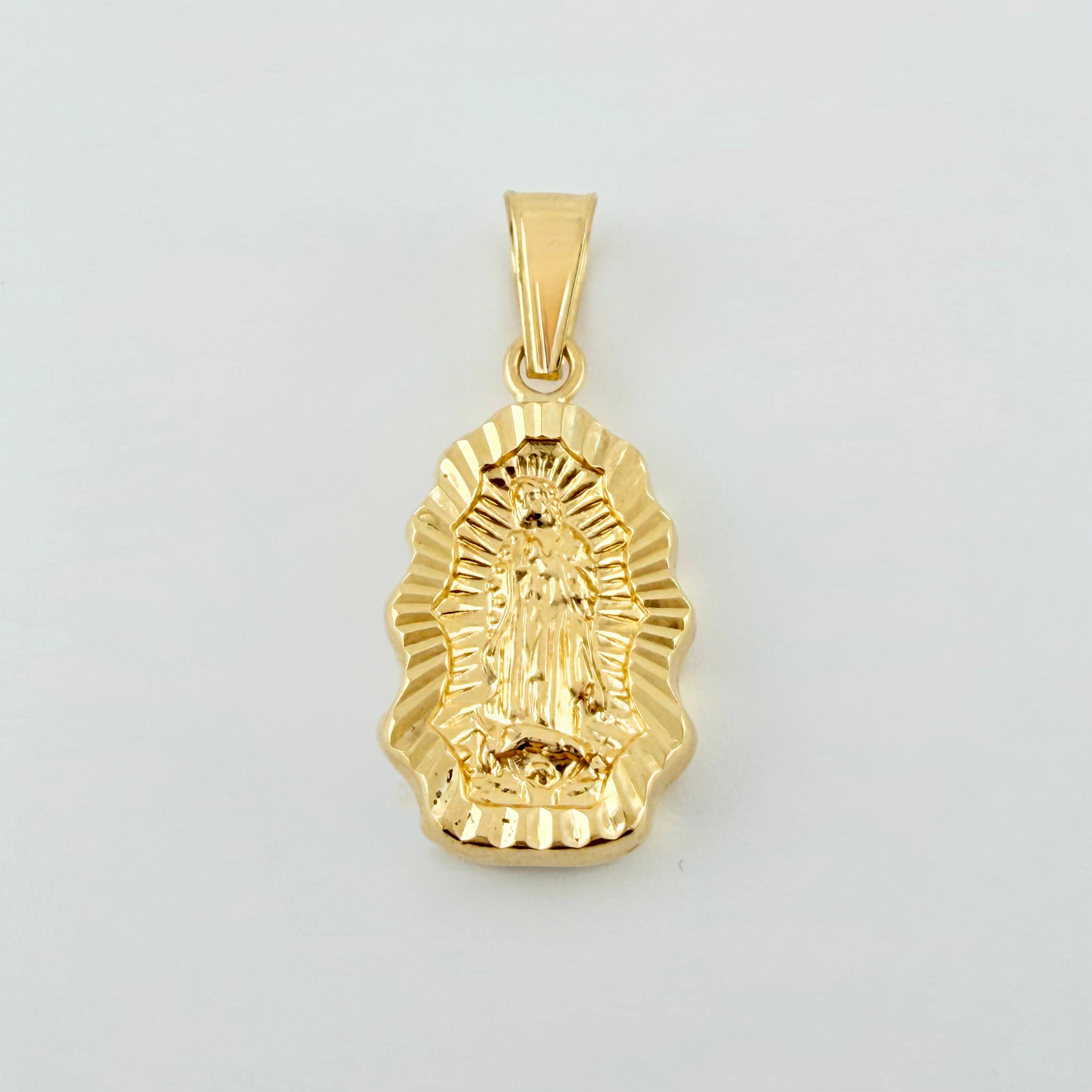 Dije Virgen Guadalupe Silueta Rallado 1.25gr / 2.5cm / Oro Amarillo 18K ©