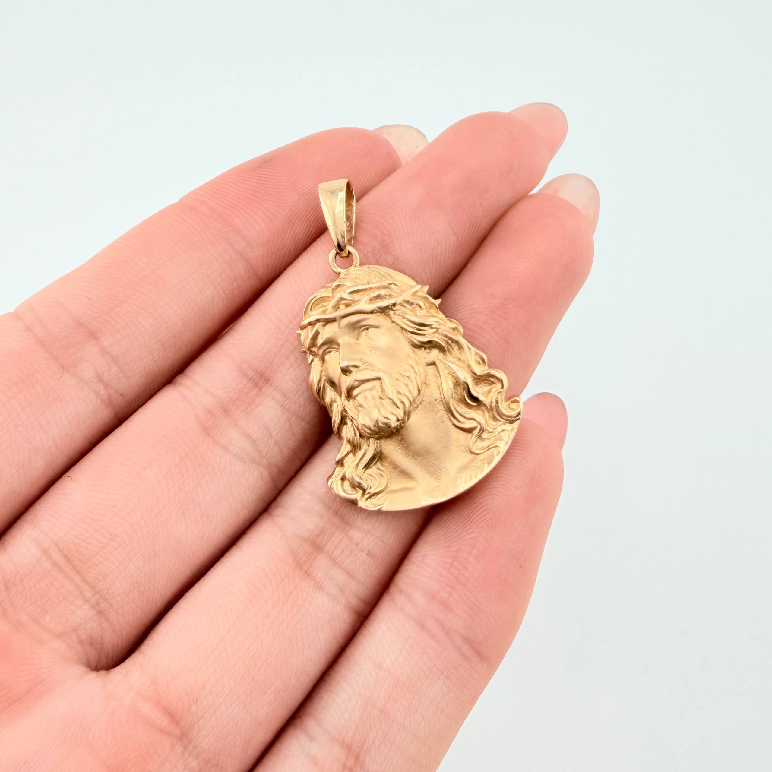 Dije Rostro De Cristo Mate 5.2gr / 3cm / Oro Amarillo 18K ©