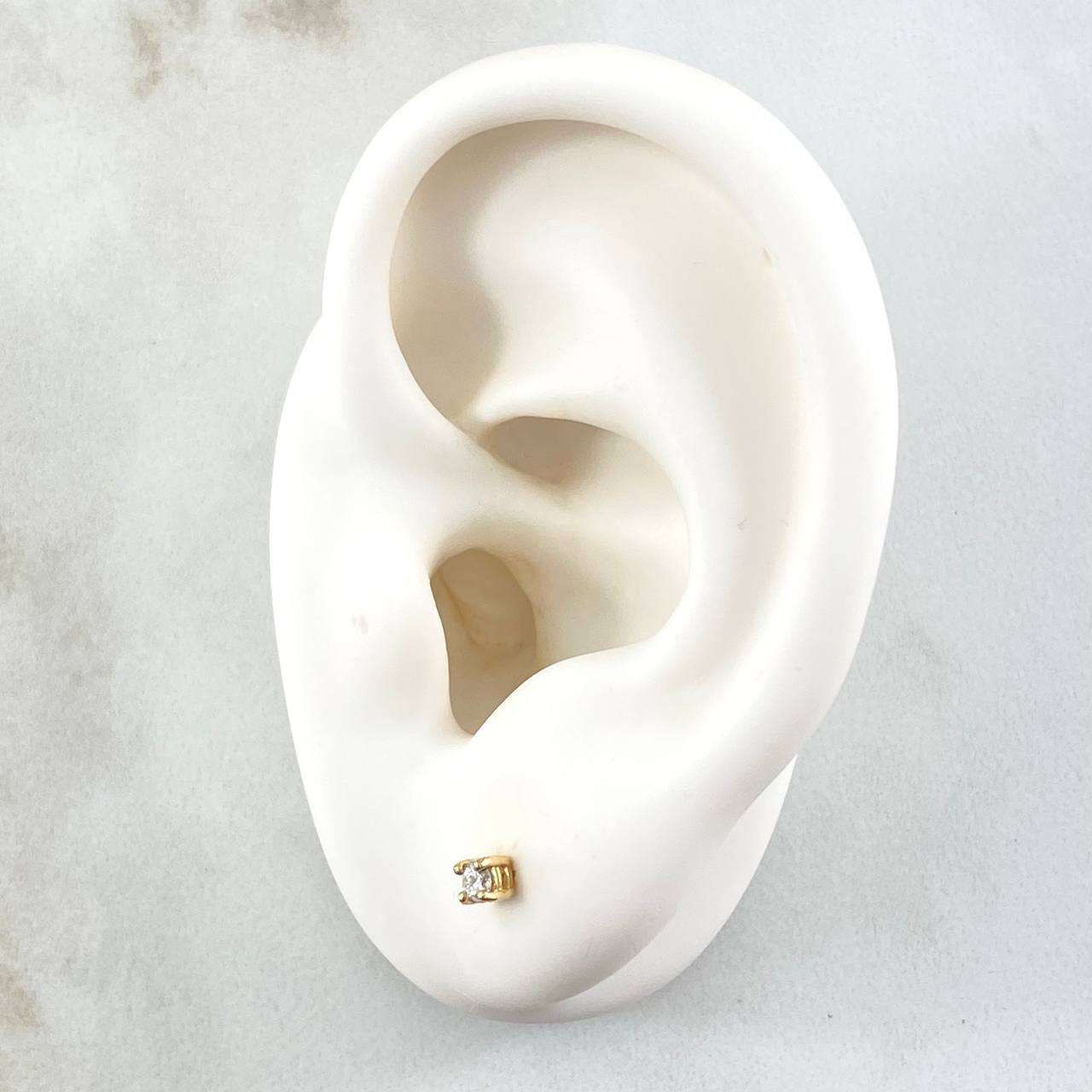 Topos Piedra Caja 0.8gr / 2.7mm Diamante 36pts Oro Amarillo 18K (Joya) ©