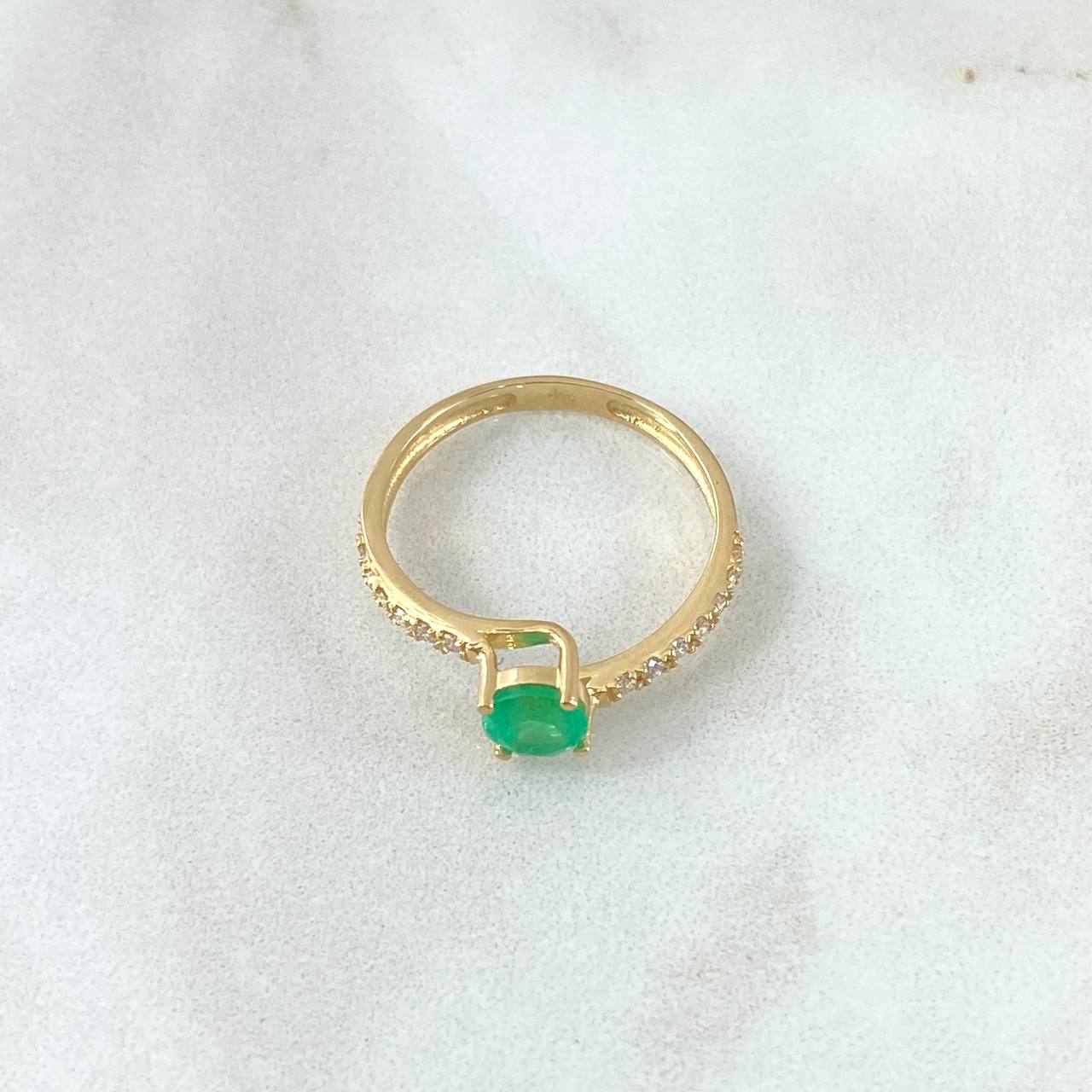 Anillo Solitario Oblicuo Tupido 2gr / T6 1/2 / Esmeralda 58pts Diamantes 19 pts Oro Amarillo 18K (Joya) ©