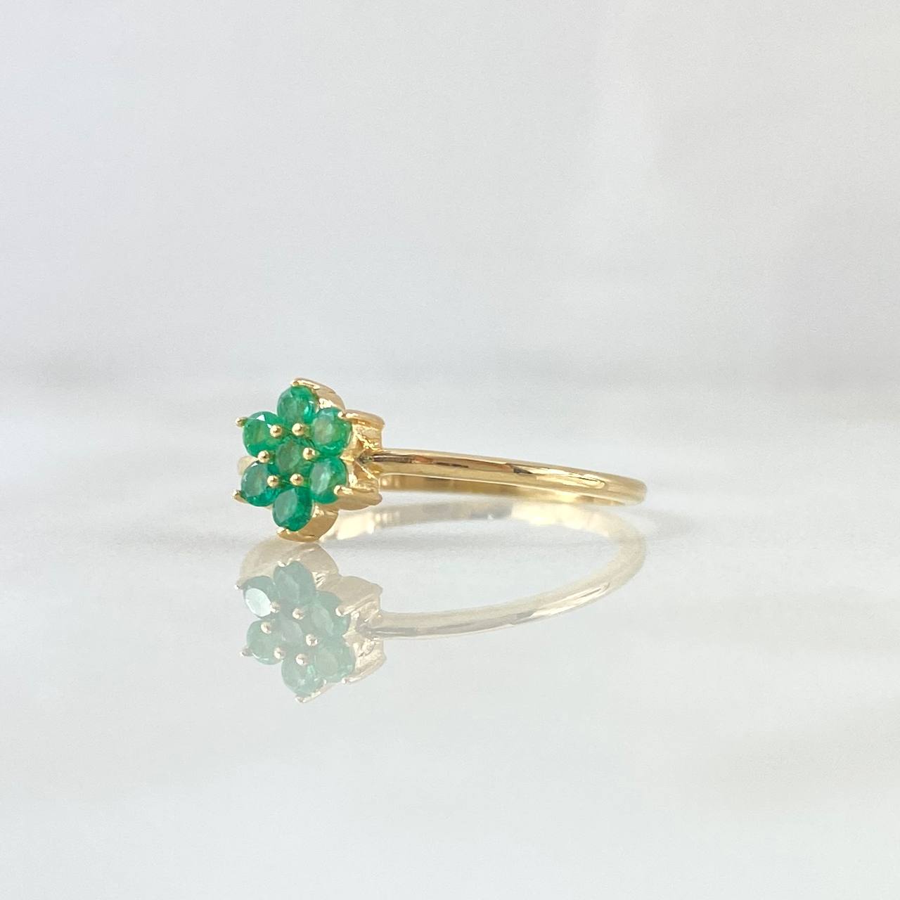 Anillo Flor Driada 1.3gr / T6 1/2 / Esmeraldas 23pts Oro Amarillo 18K (Joya) ©