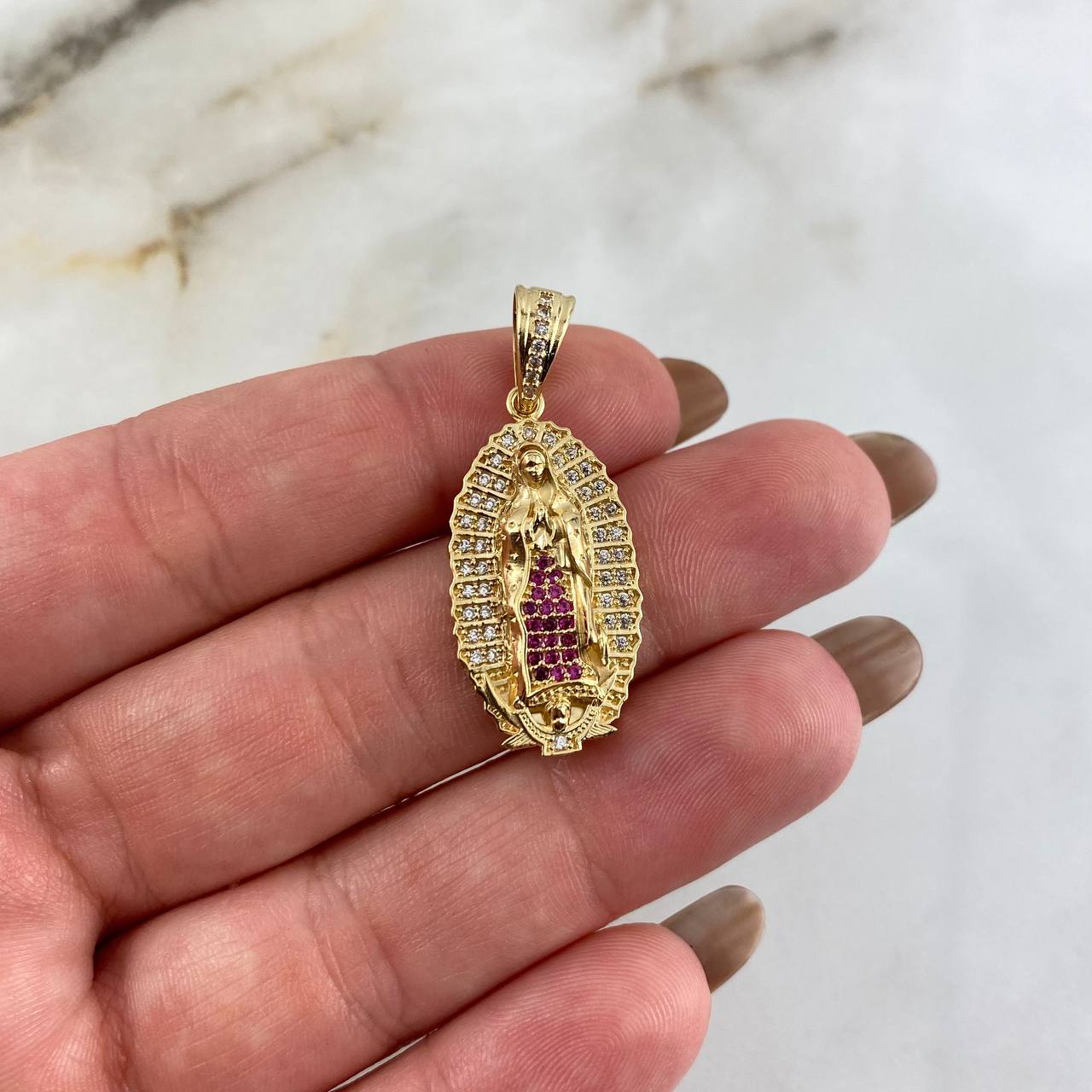 Dije Silueta Virgen de Guadalupe 5.65gr / 3.4cm / Circones Blancos Fucsias Oro Amarillo *