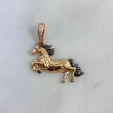 Dije Caballo 4.55gr / 3.8cm / Circones Blancos Oro Amarillo *