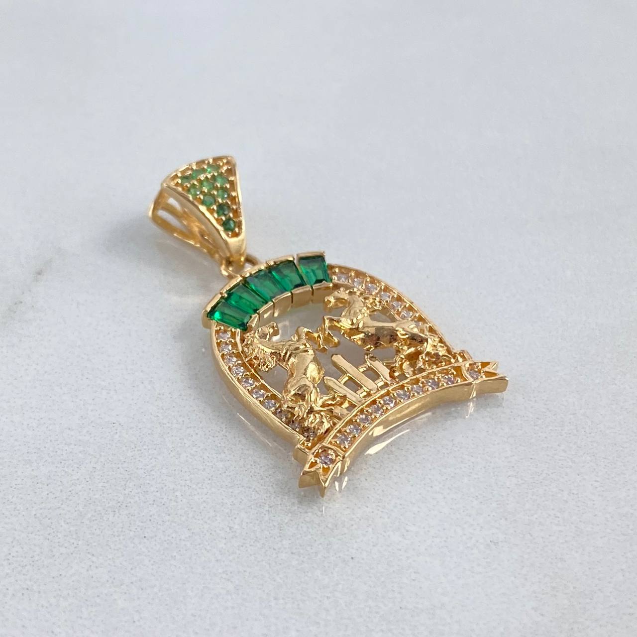 Dije Herradura Caballos 3.1gr / 2.8cm / Circones Blancos Verdes Oro Amarillo *