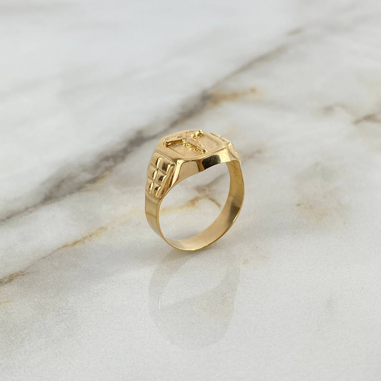 Anillo Sello Cristo 3.9gr / T9 / Cuadrado Oro Amarillo