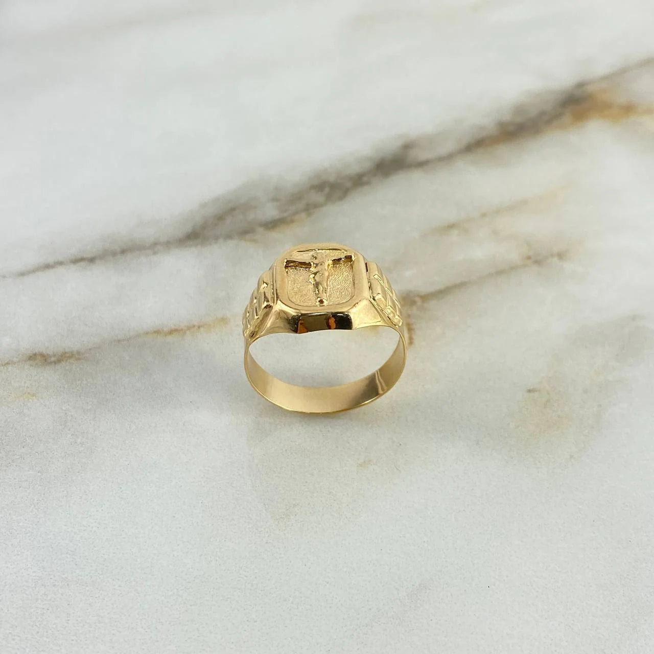 Anillo Sello Cristo 3.85gr / 11 / Relieve Liso Oro Amarillo &