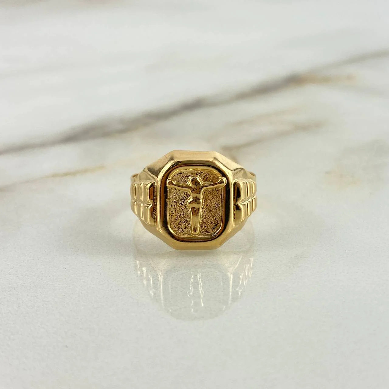 Anillo Sello Cristo 3.85gr / 11 / Relieve Liso Oro Amarillo &
