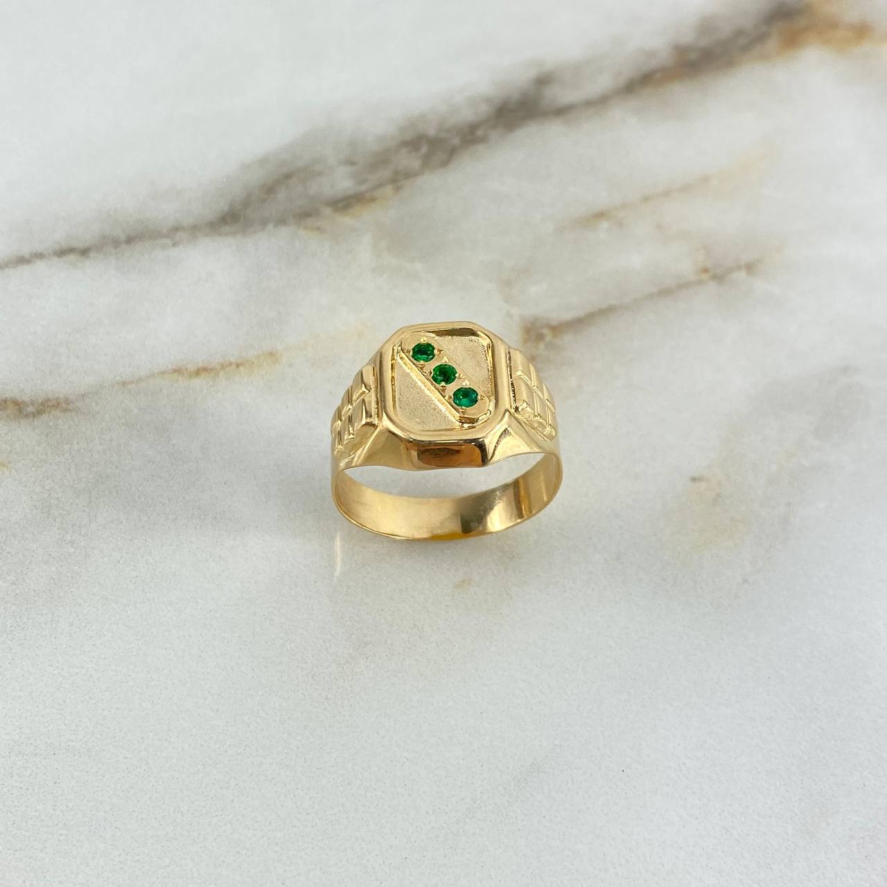 Anillo Sello Trinity 3.9gr / T9 4/4 / Circones Verdes Oro Amarillo ©
