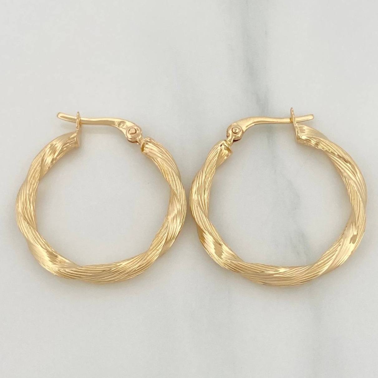 Candongas Bella 1.8 g / 2.5 cm Oro Amarillo 18K