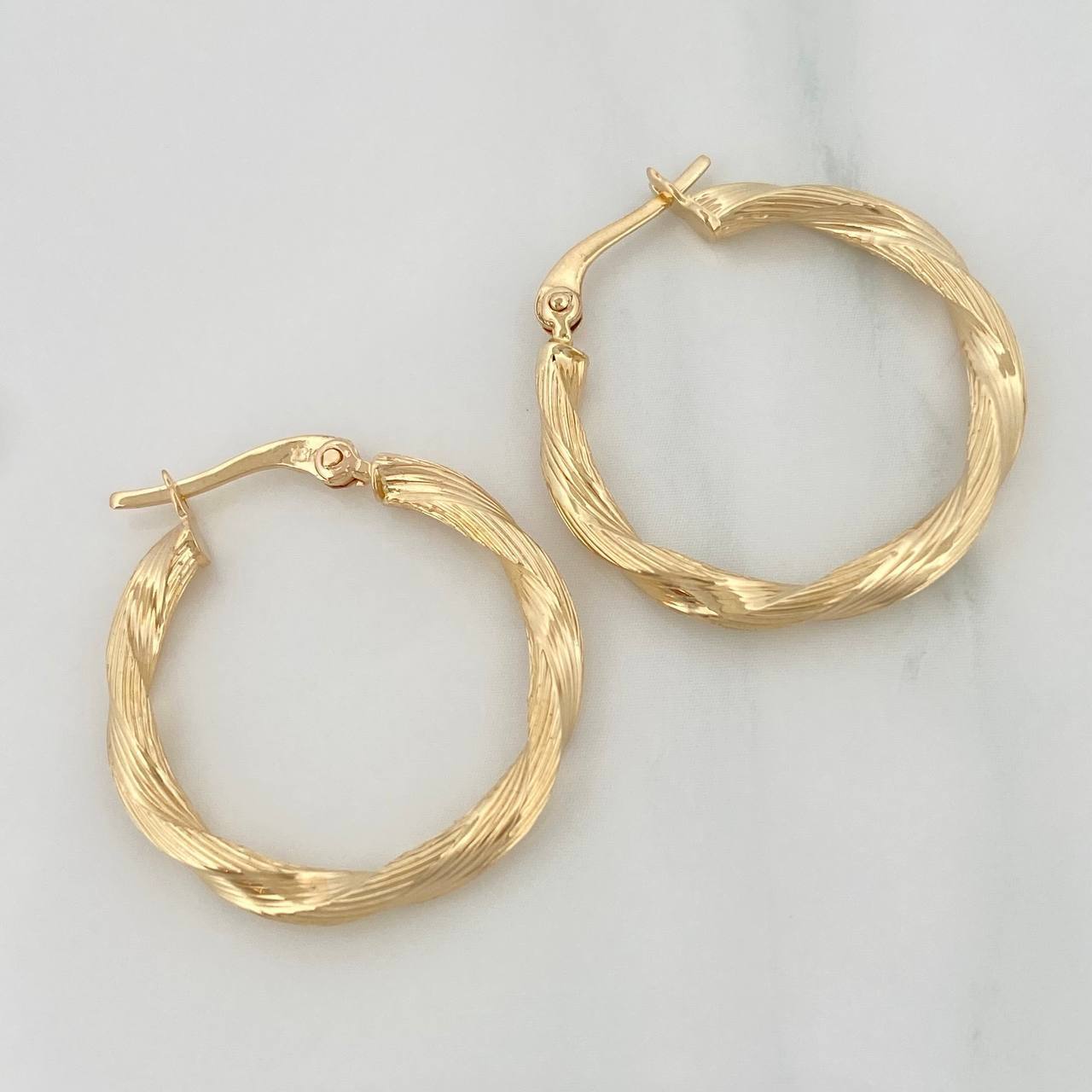 Candongas Bella 1.8 g / 2.5 cm Oro Amarillo 18K