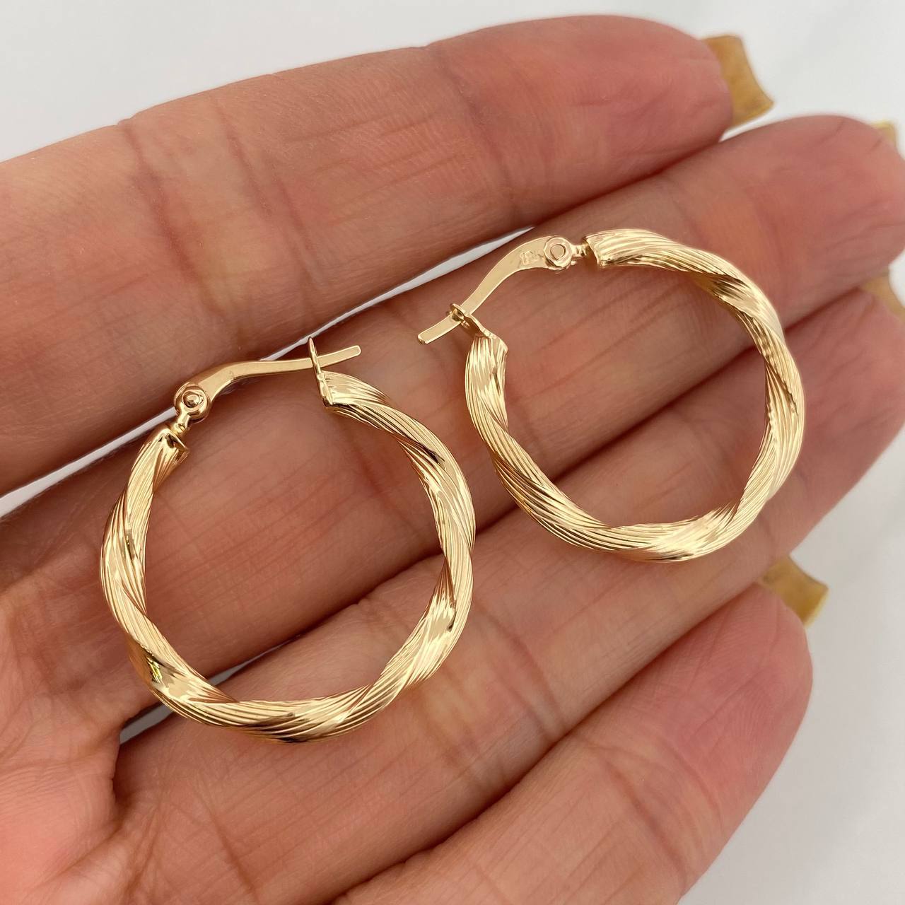 Candongas Bella 1.8 g / 2.5 cm Oro Amarillo 18K