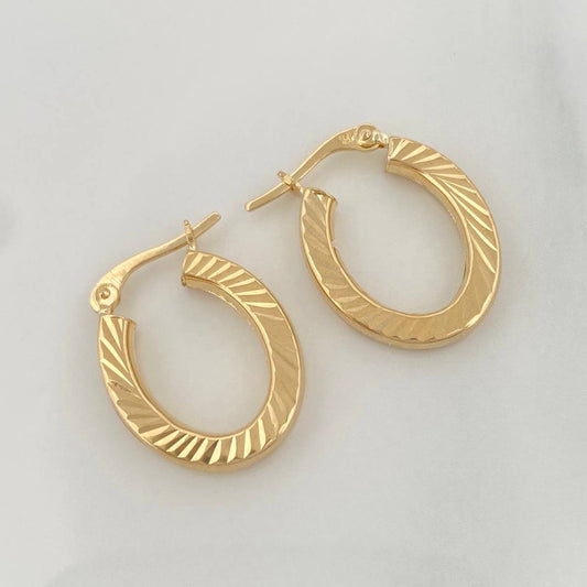 Candongas Ovaladas Rayadas 2.3 g / 2 cm Oro Amarillo 18K