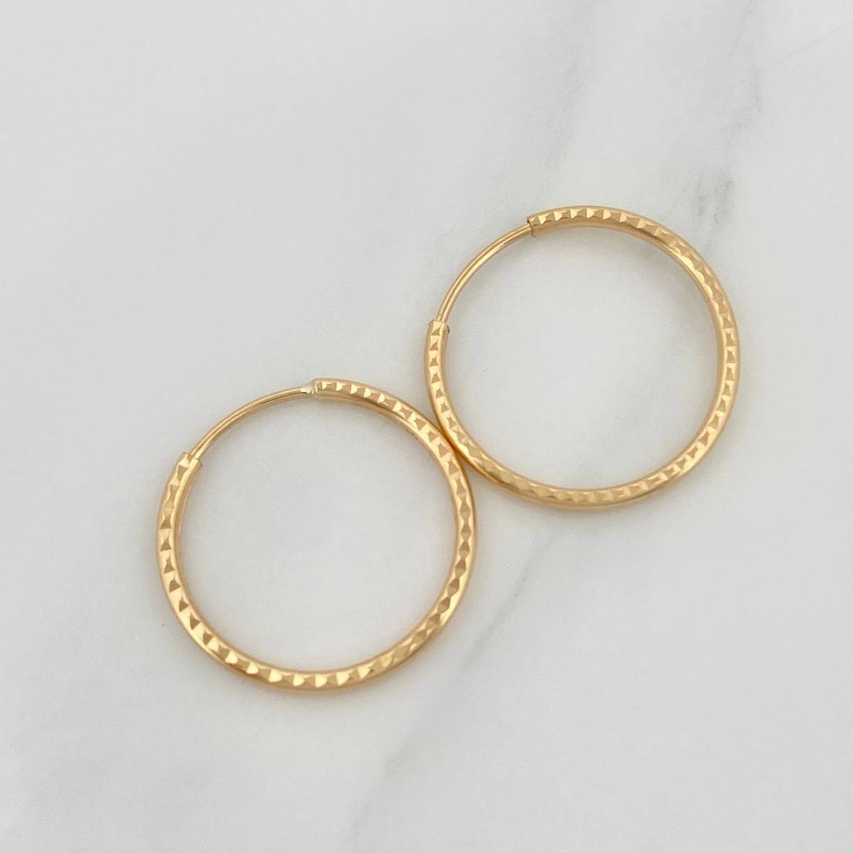 Candongas Aro Rayado 1.1 g / 1.5 cm Oro Amarillo 18K