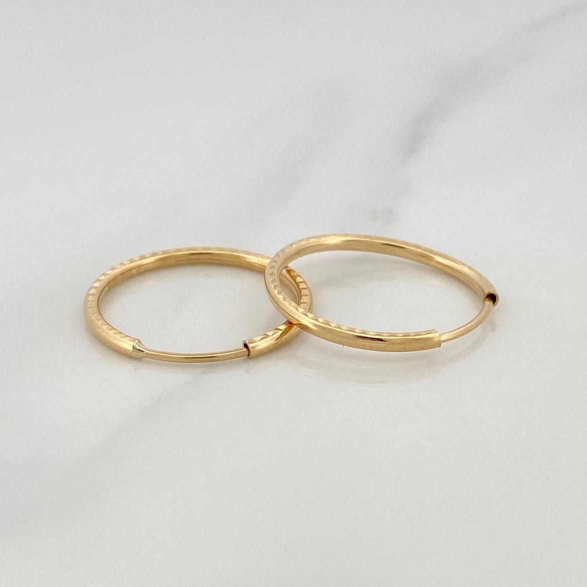 Candongas Aro Rayado 1.1 g / 1.5 cm Oro Amarillo 18K
