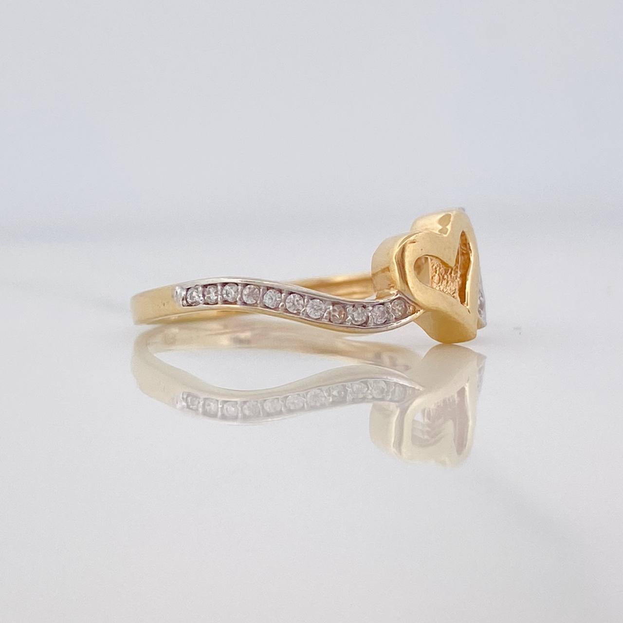 Anillo Corazon 2.35g / T5 3/4 Dos Oros Amarillo Blanco 18K