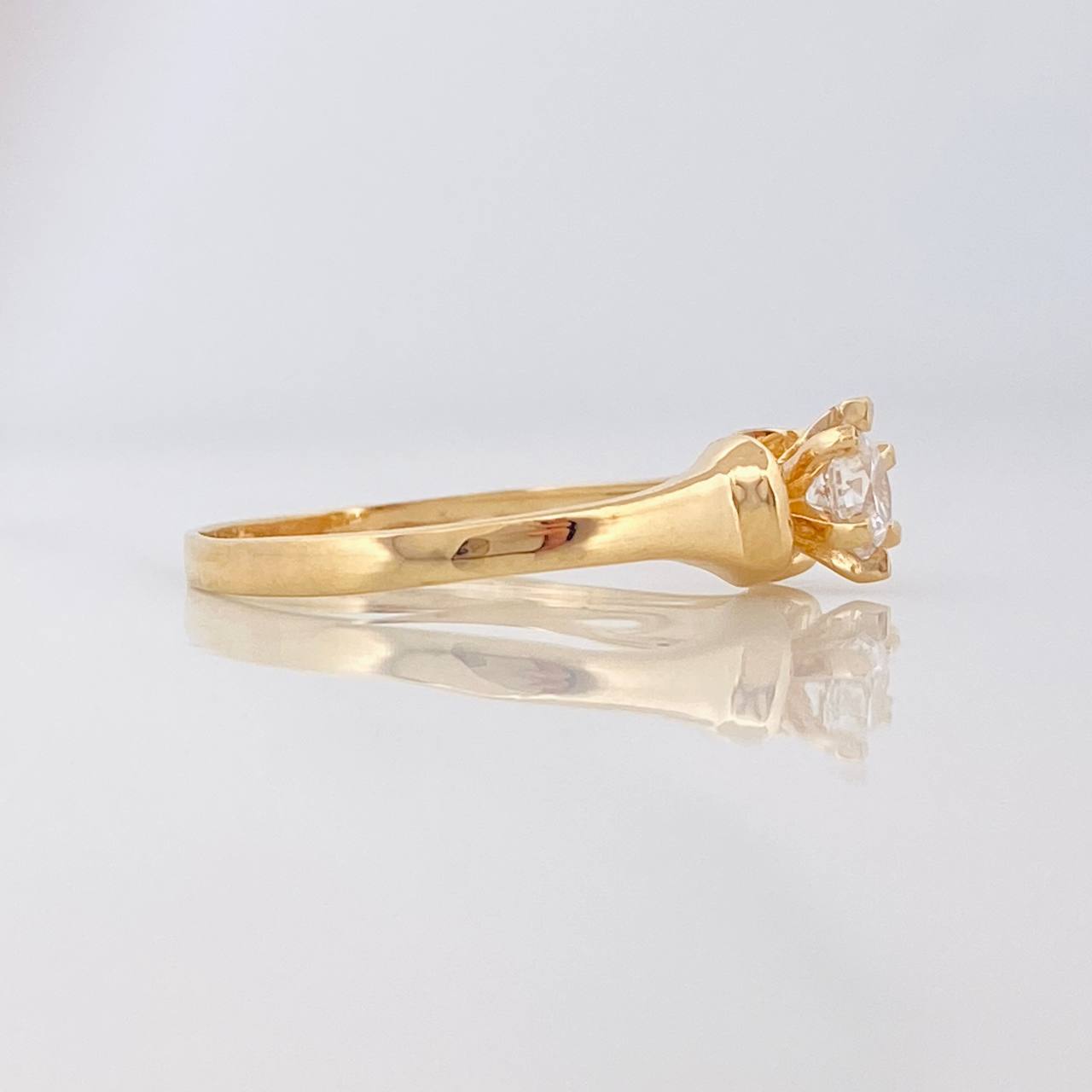 Anillo Solitario 2.05g / T7 3/4 Oro Amarillo 18K