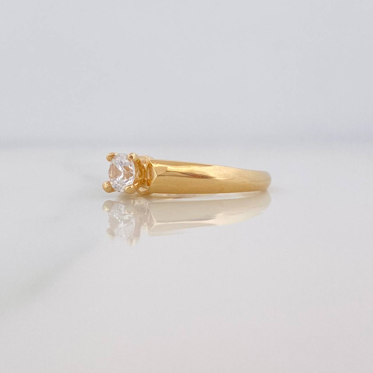 Anillo Solitario 2.55g / T6 1/4 Oro Amarillo 18K