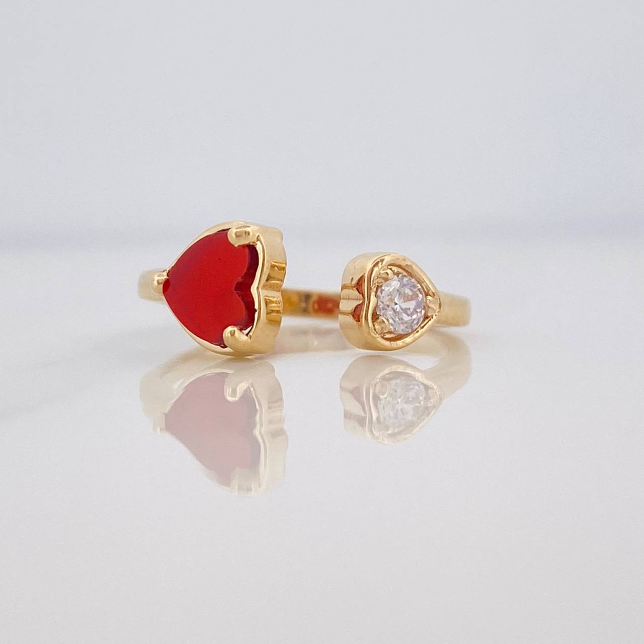 Anillo Corazones 2.7g / T5 3/4 Oro Amarillo 18K