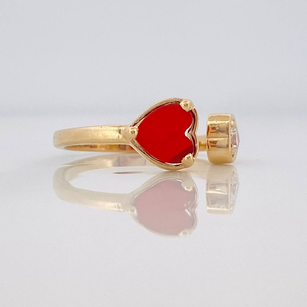 Anillo Corazones 2.7g / T5 3/4 Oro Amarillo 18K