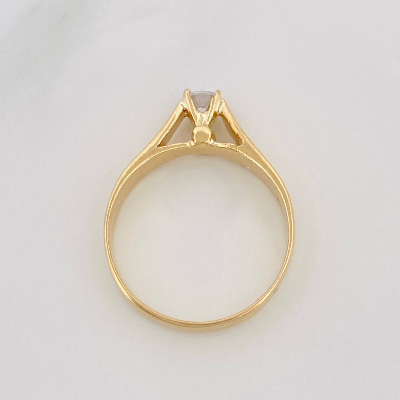 Anillo Solitario Puente 3.35g / T7 1/4 Oro Amarillo 18K