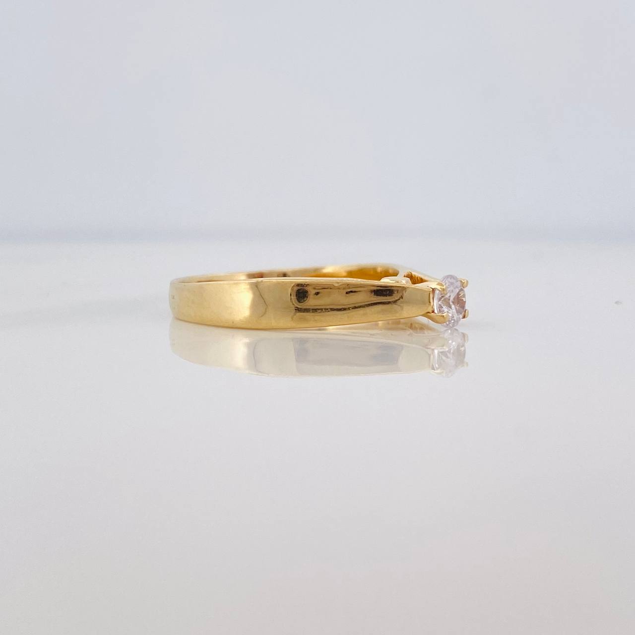 Anillo Solitario Puente 3.35g / T7 1/4 Oro Amarillo 18K