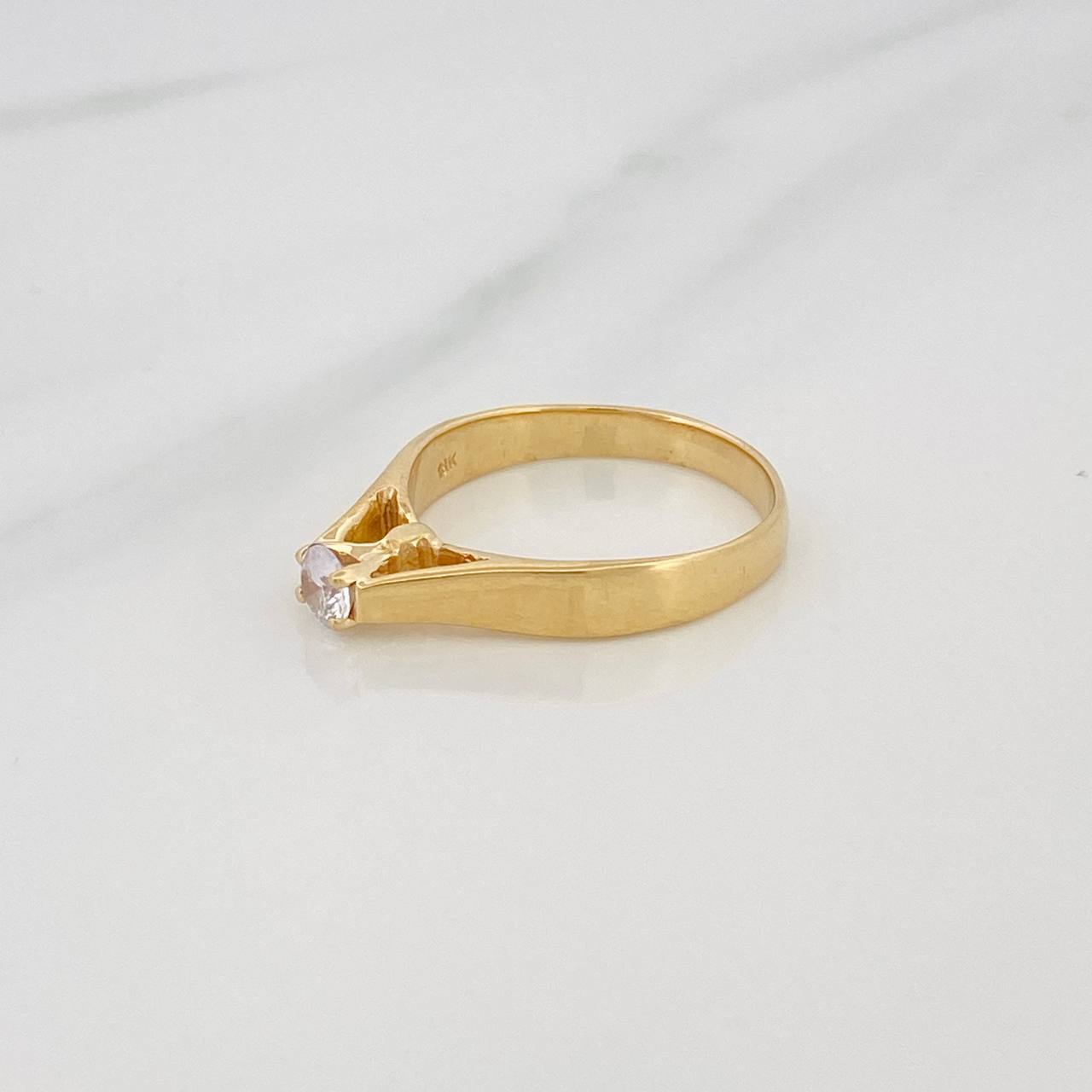 Anillo Solitario Puente 3.35g / T7 1/4 Oro Amarillo 18K