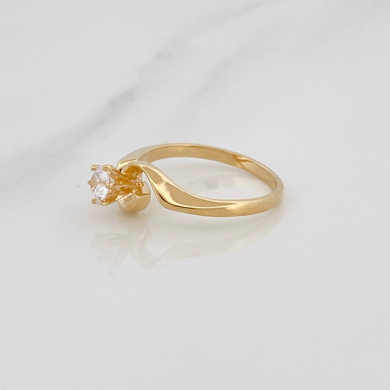 Anillo Solitario Ola 2.6g / T5 1/2 Oro Amarillo 18K